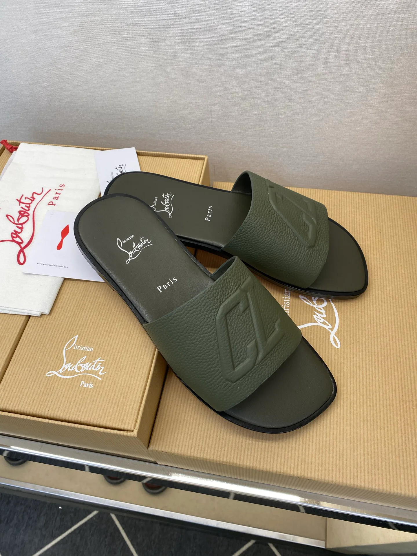 Сандалии Мужские Christian Louboutin 11710364