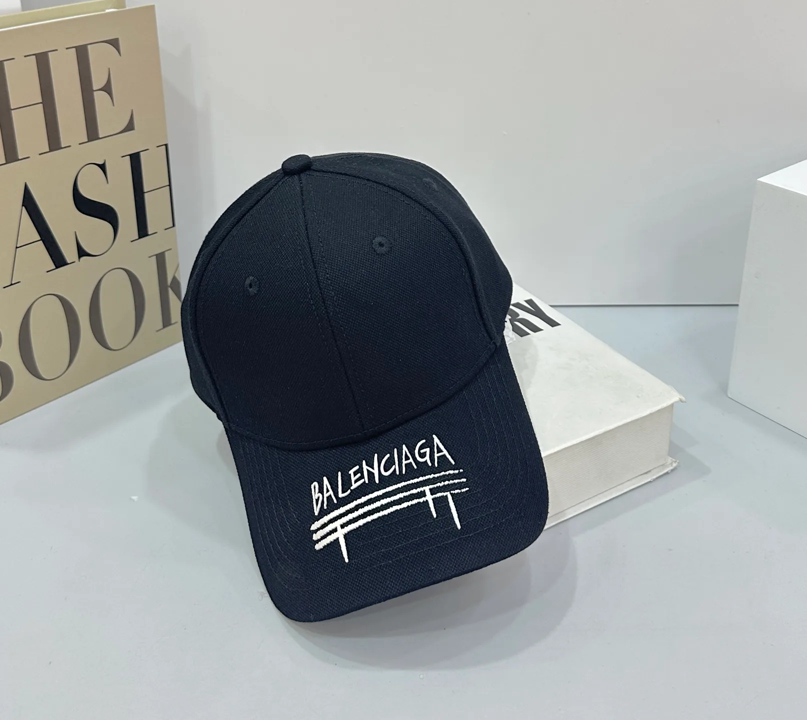 Головные Уборы Balenciaga 11517