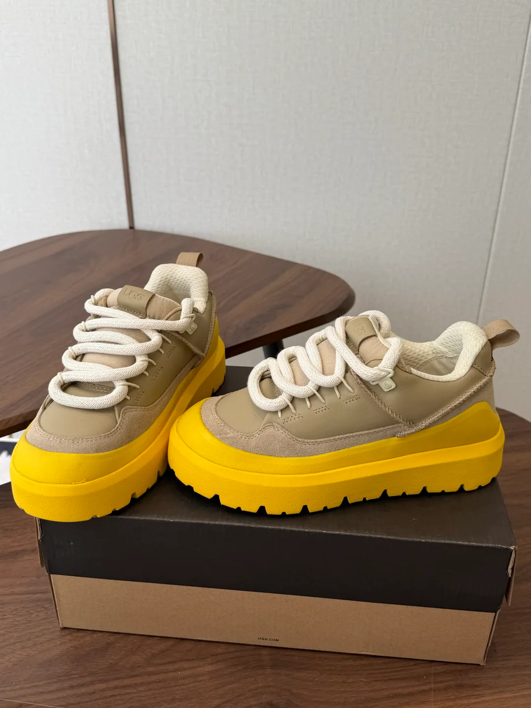 Кроссовки Женские Ugg 18796505