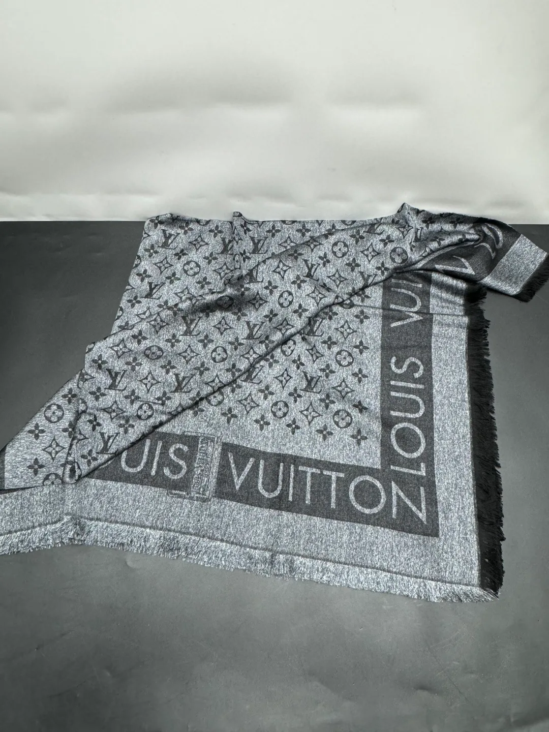 Шарфы Louis Vuitton 2639152