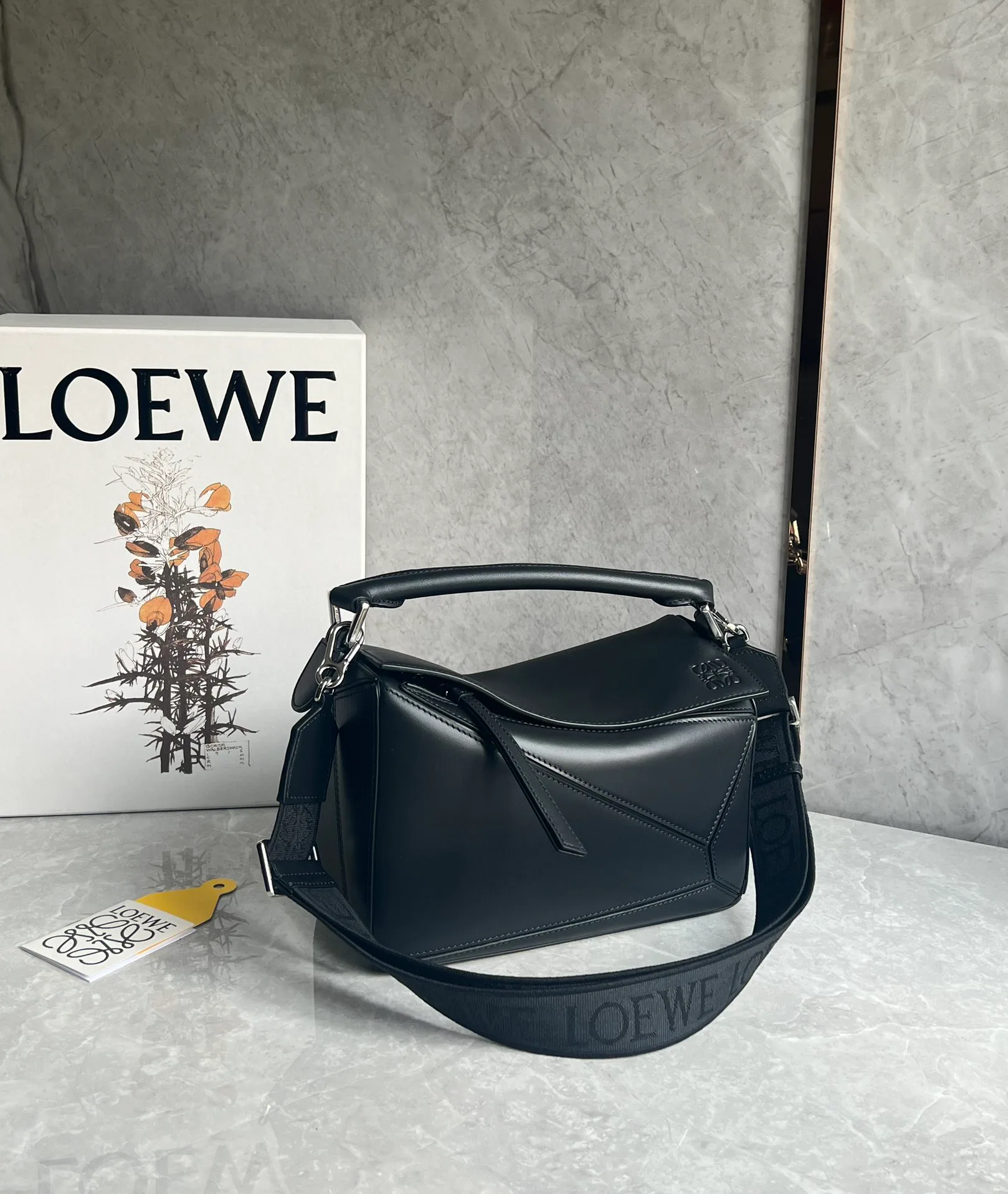 Сумки На Ремне Женские Loewe 10986864