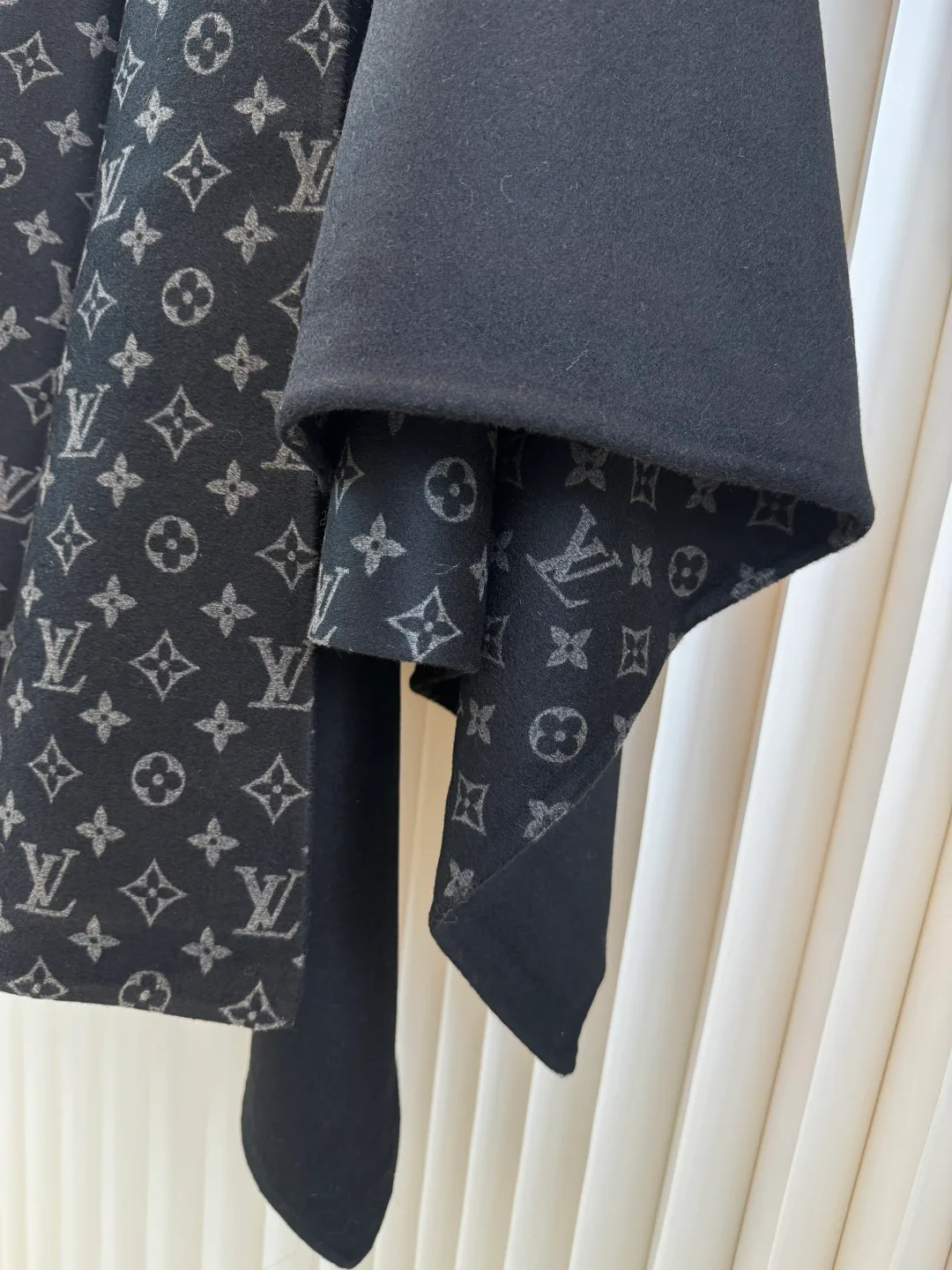 Пальто Женские Louis Vuitton 18980922
