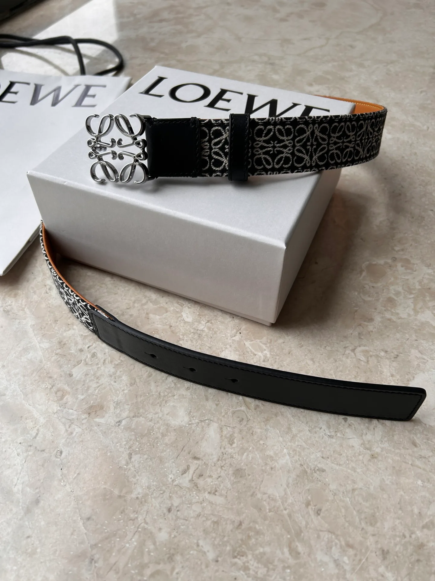 Ремни Loewe 11704491
