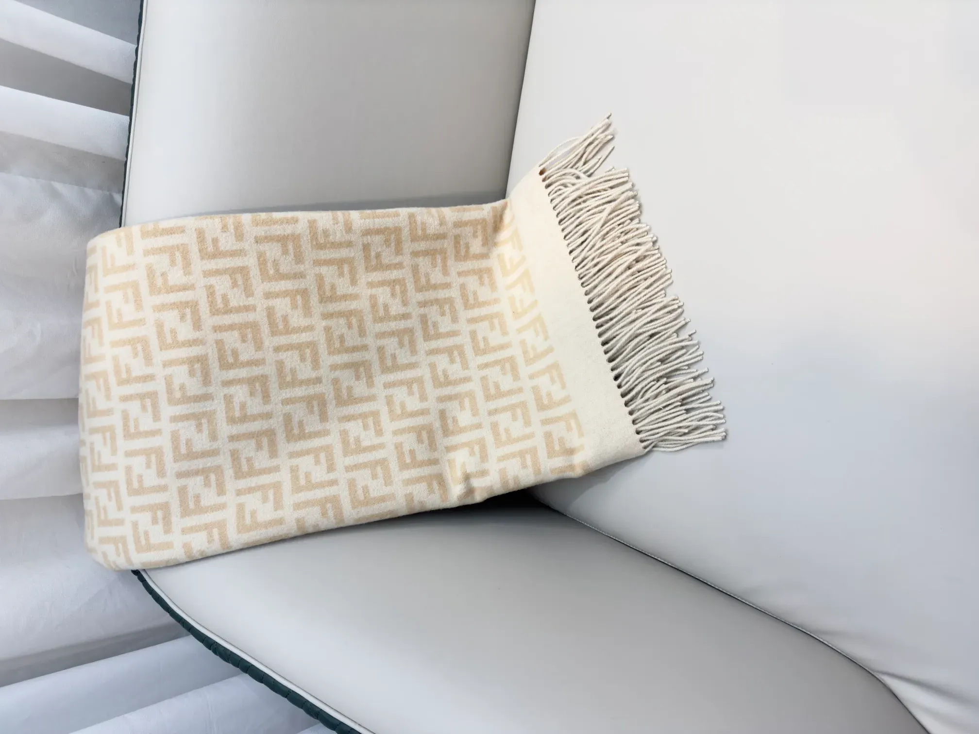 Шарфы Fendi 1126