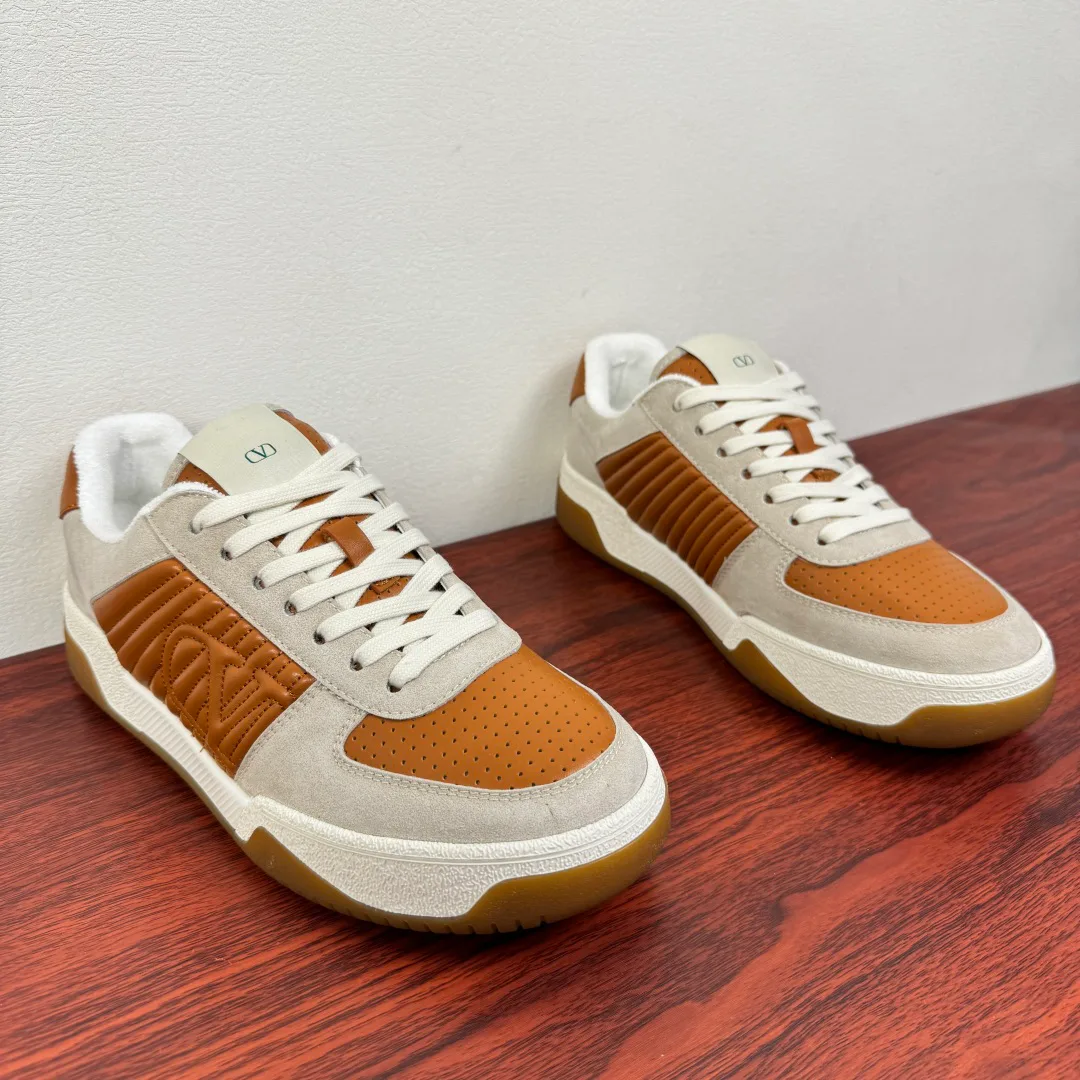 Кроссовки Женские Valentino 18243518