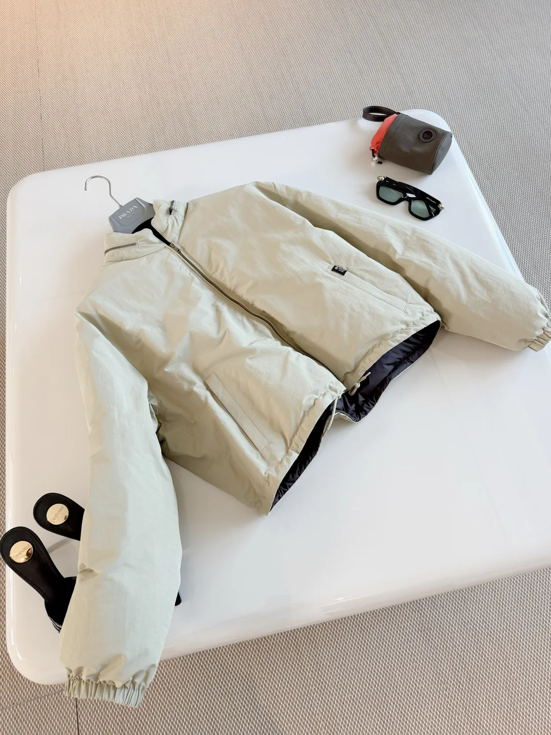 Куртки И Пуховики Женские Prada 18923744
