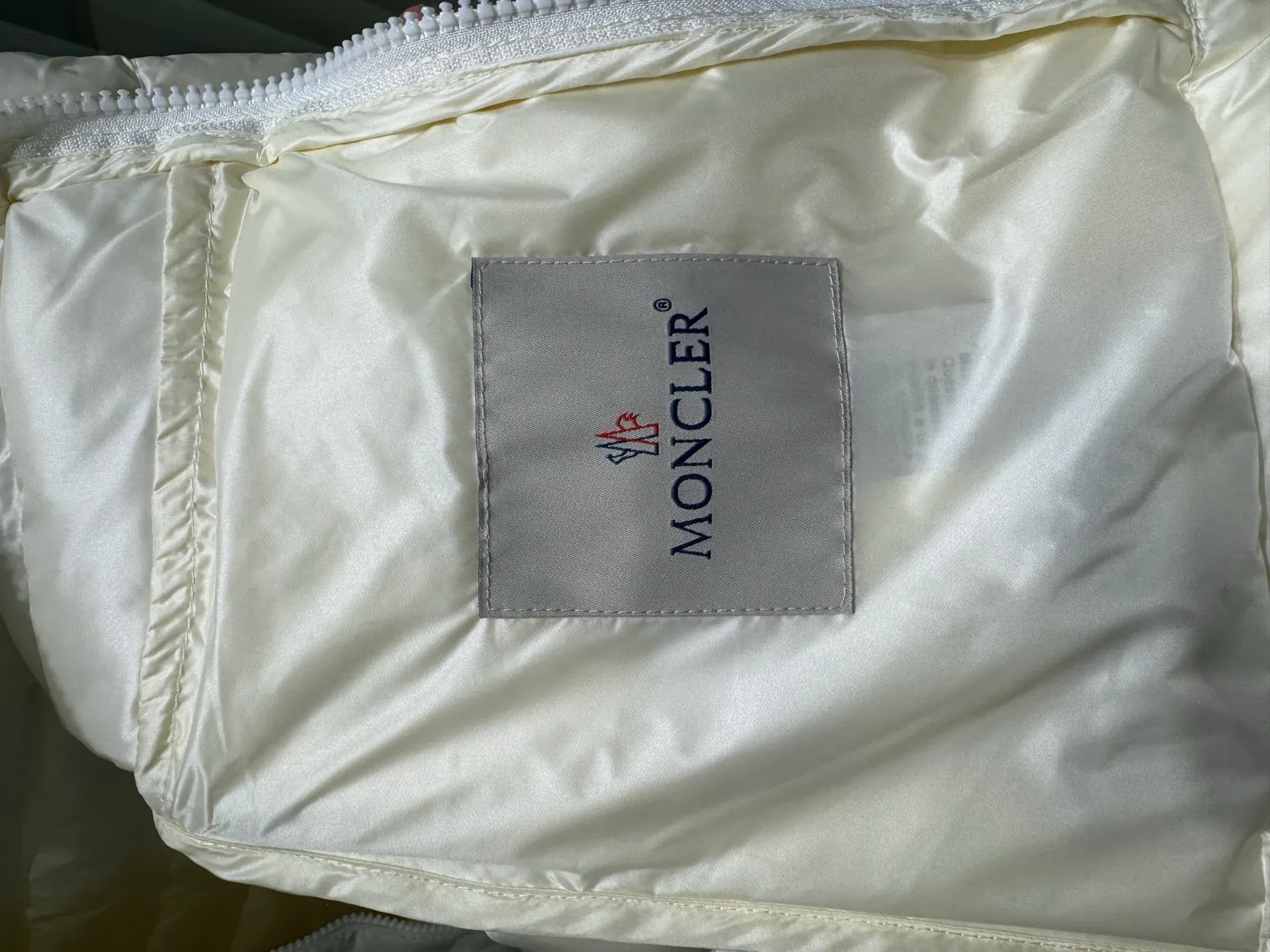 Куртки И Пуховики Женские Moncler 1223249