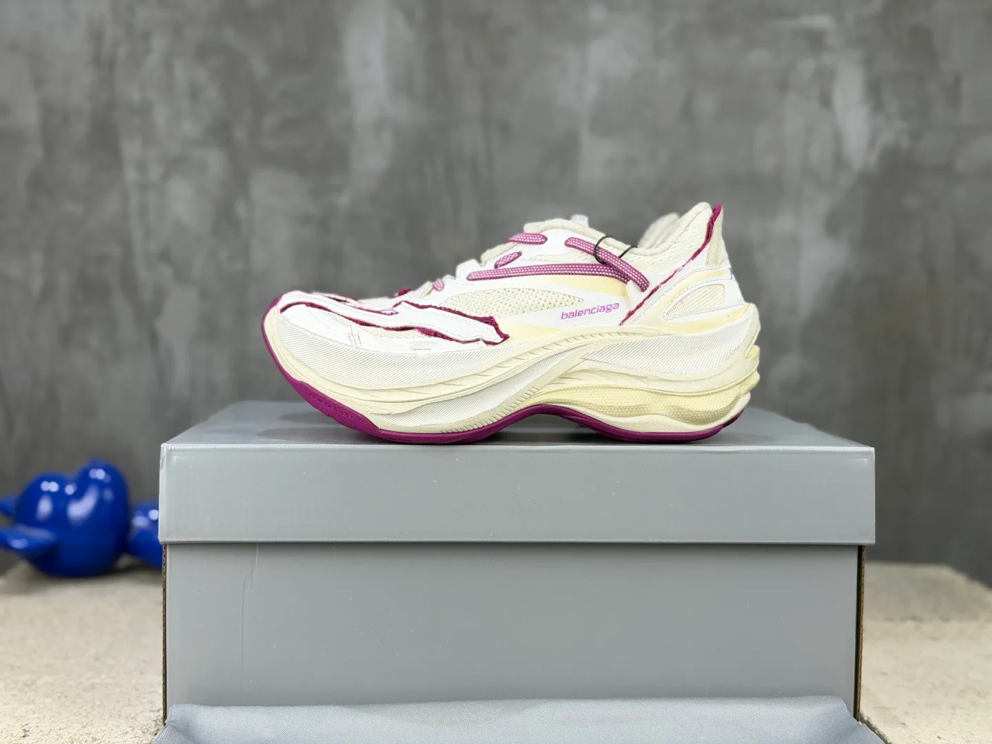 Кроссовки Женские Balenciaga 17787121