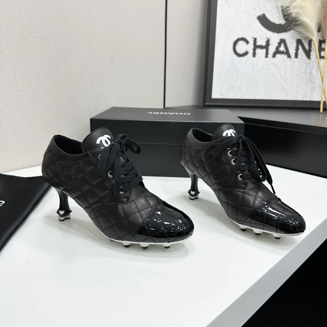 Кроссовки Женские Chanel 18436127