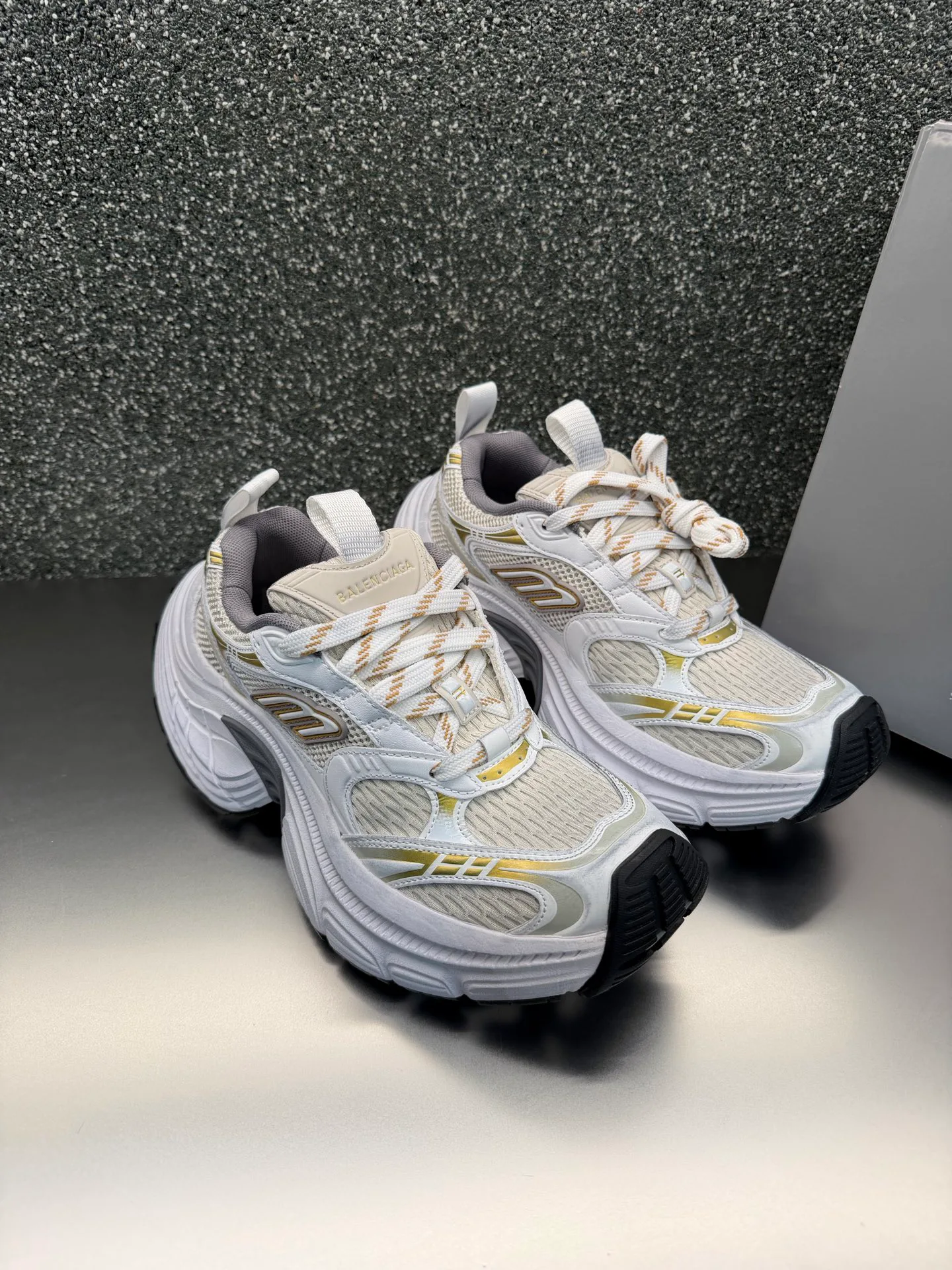 Кроссовки Женские Balenciaga 11704841