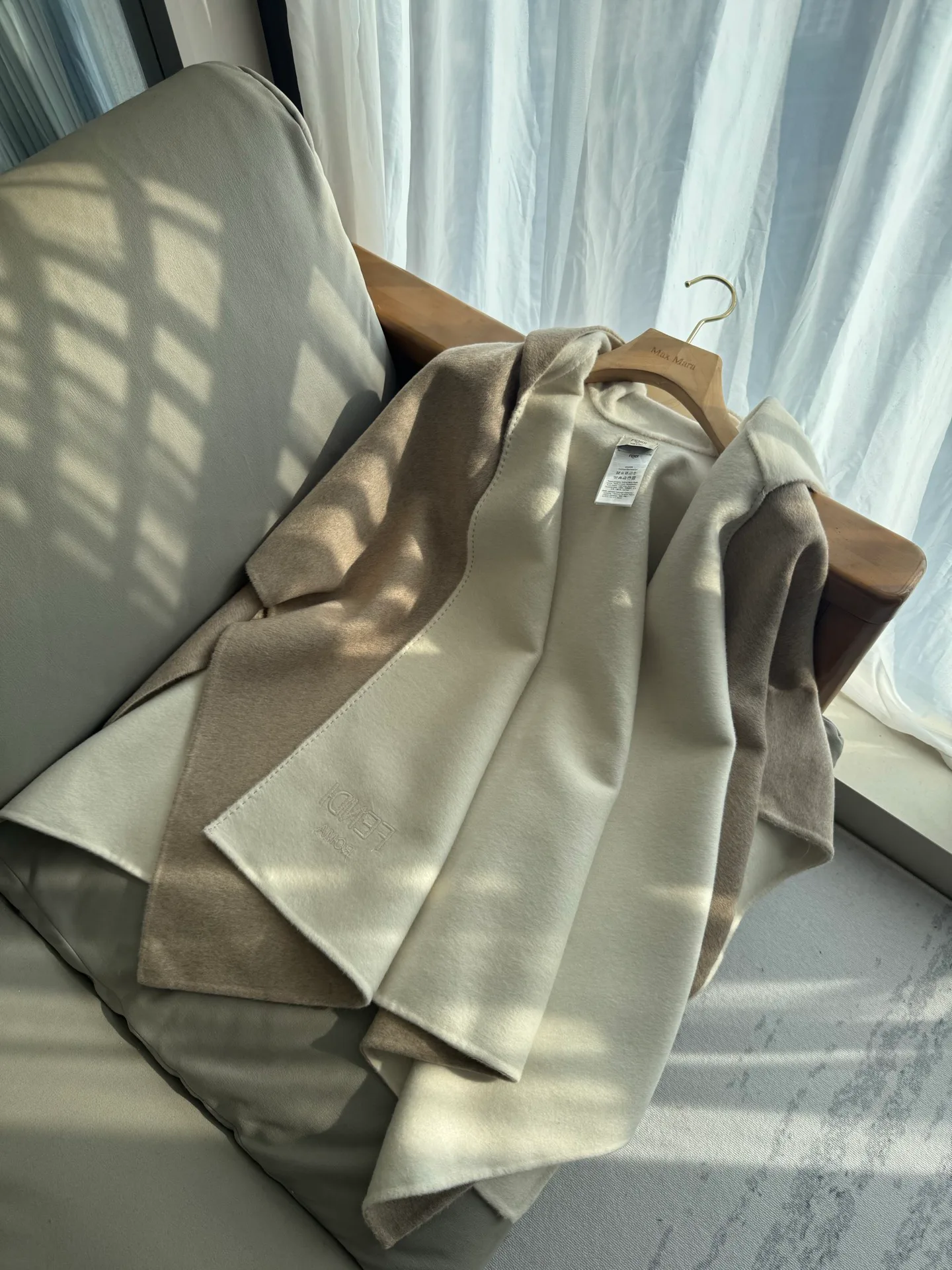 Пальто Женские Fendi 18739645