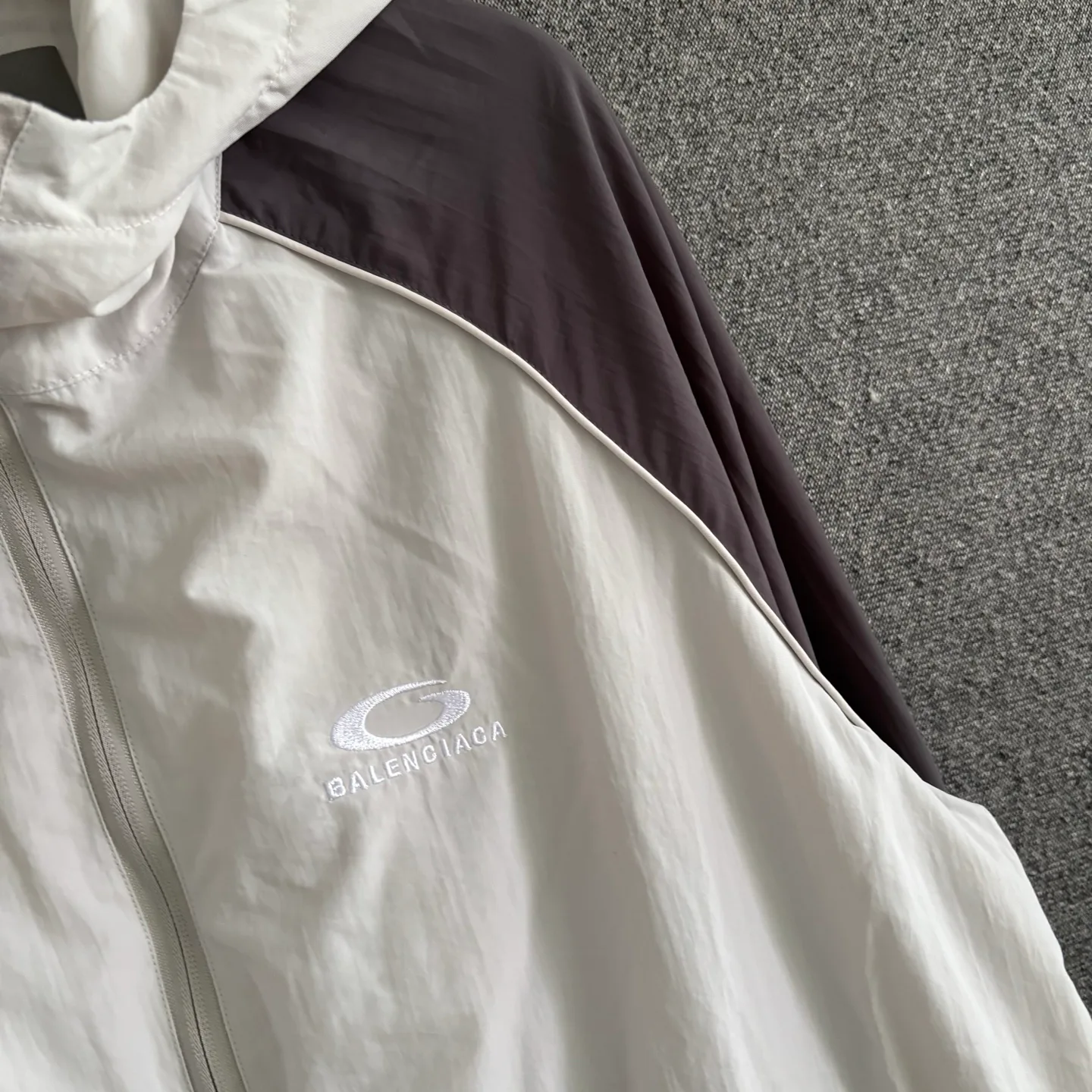 Куртки И Пуховики Женские Balenciaga 13222589