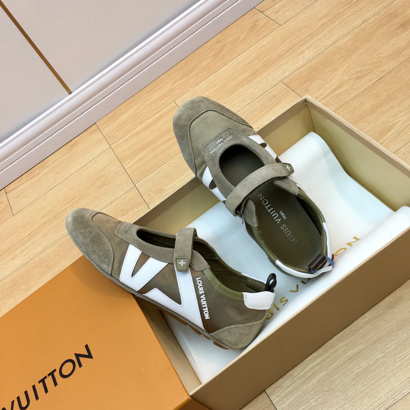 Балетки Женские Louis Vuitton 11410202