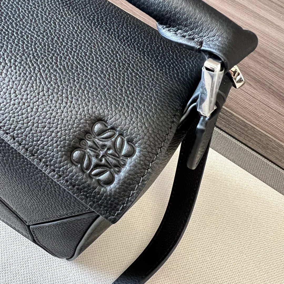 Классические Сумки Женские Loewe 13401810