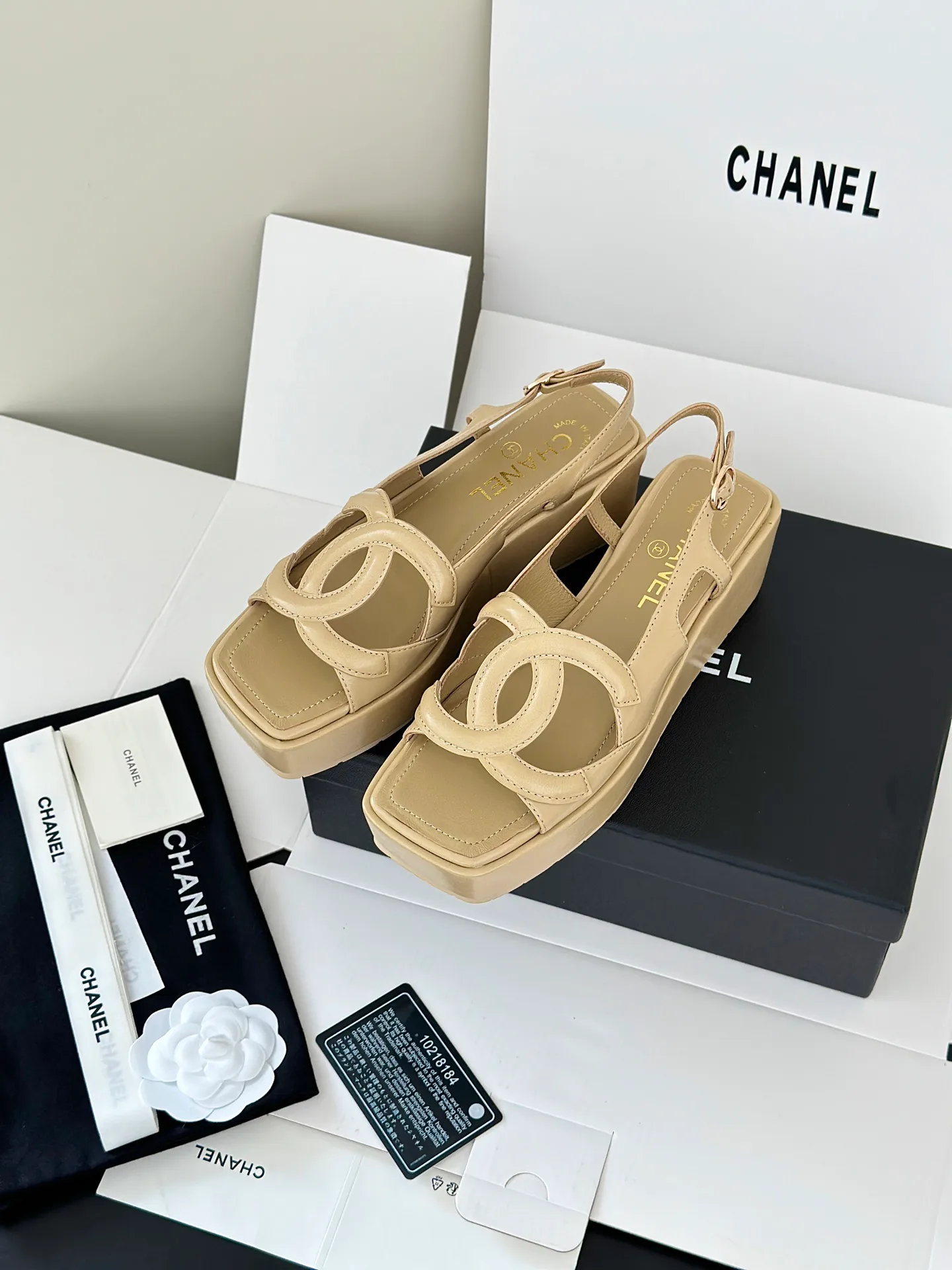 Босоножки Женские Chanel 18143039