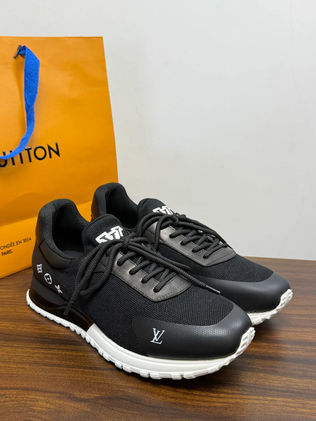Кроссовки Мужские Louis Vuitton 19716396
