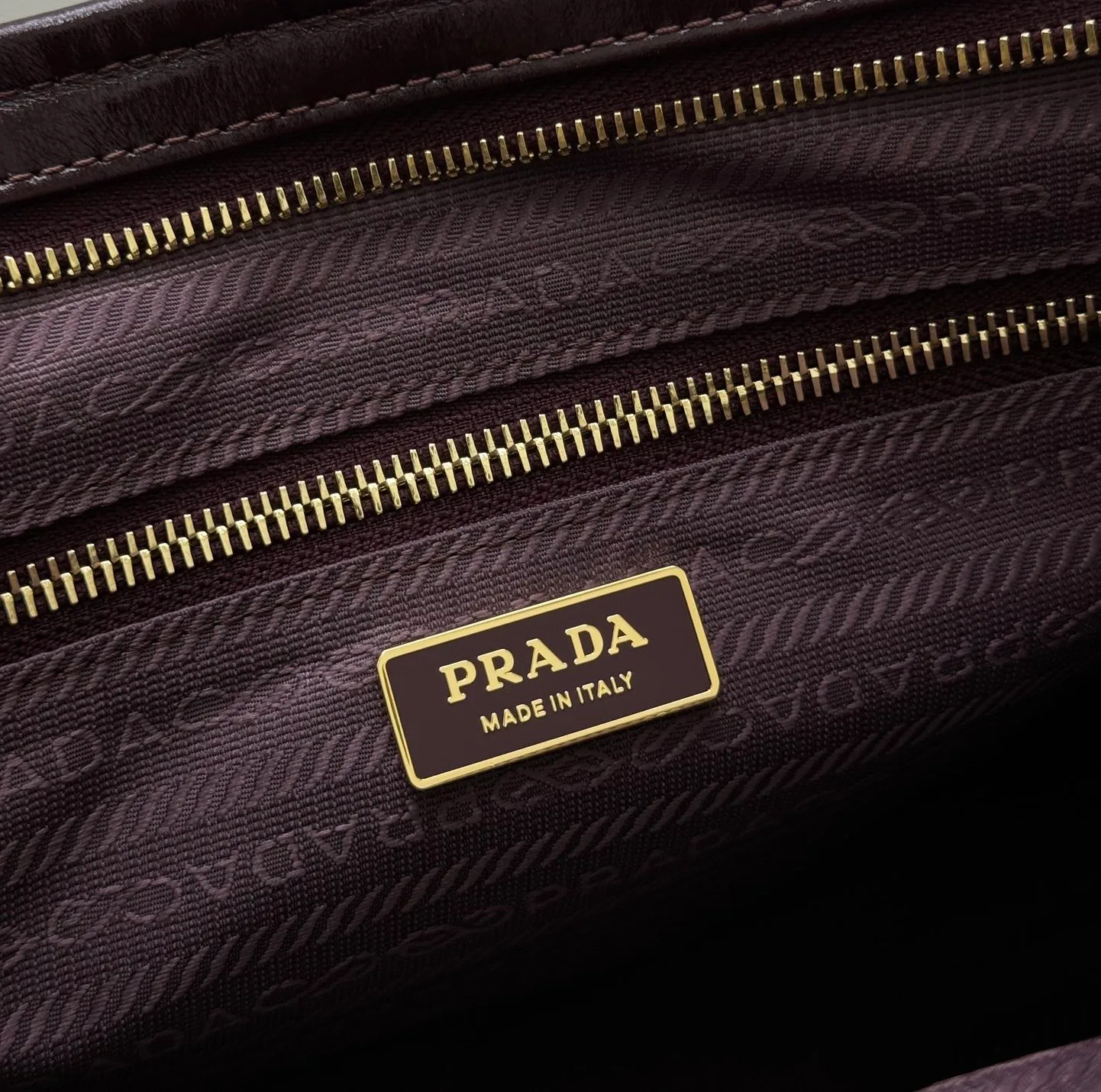 Классические Сумки Женские Prada 11462542