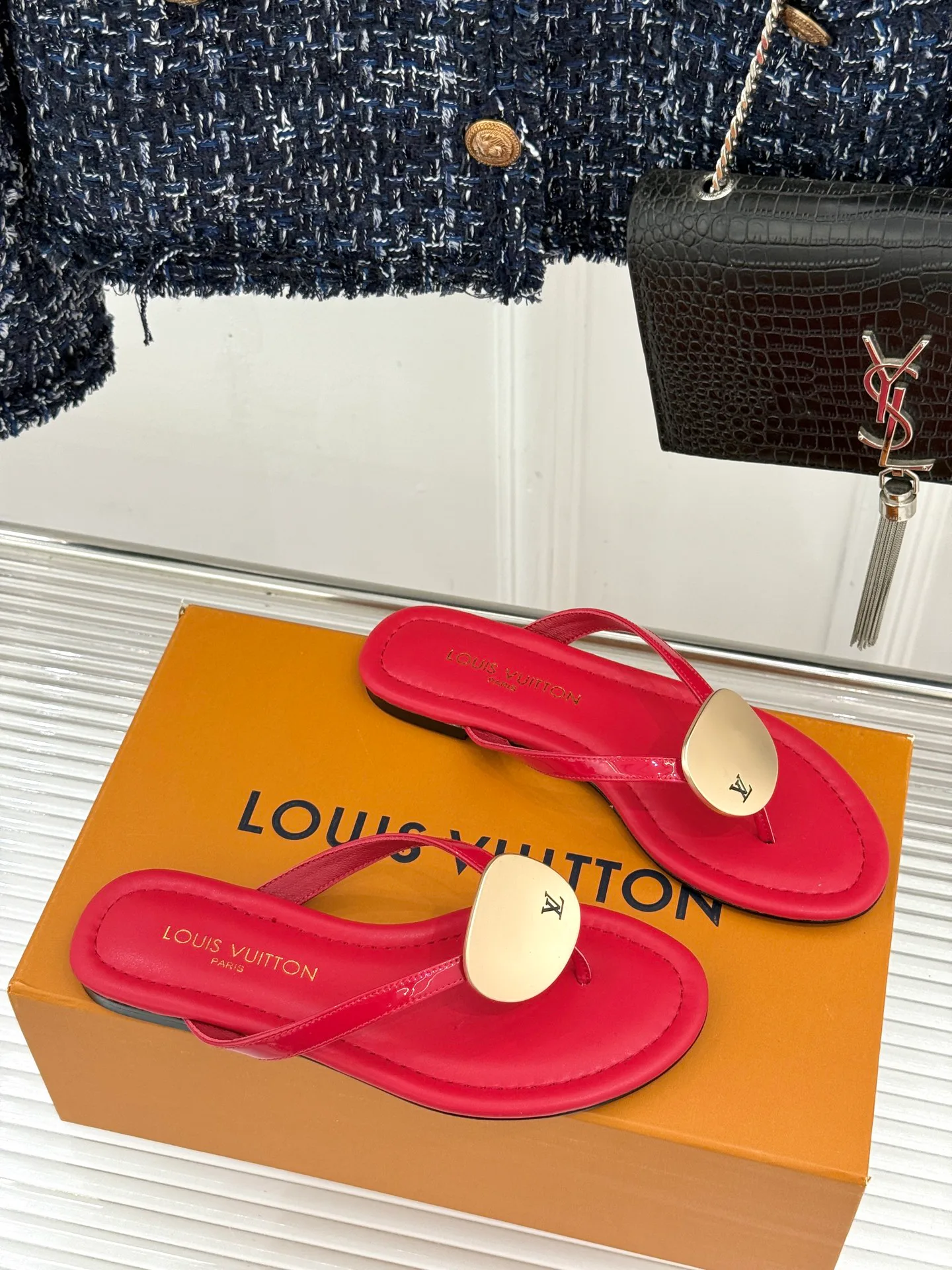 Шлепанцы Женские Louis Vuitton 17596996