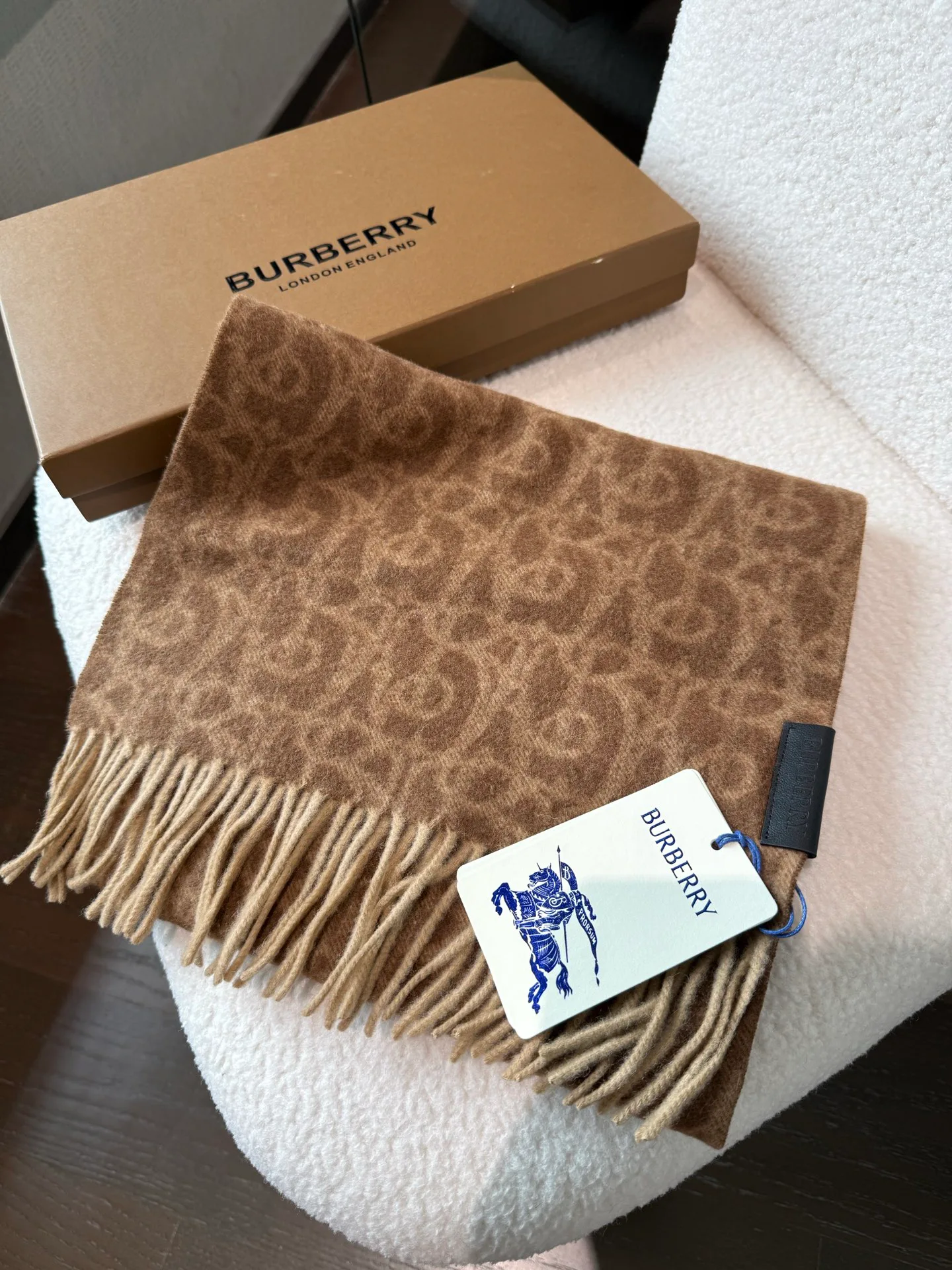 Шарфы Burberry 18002703