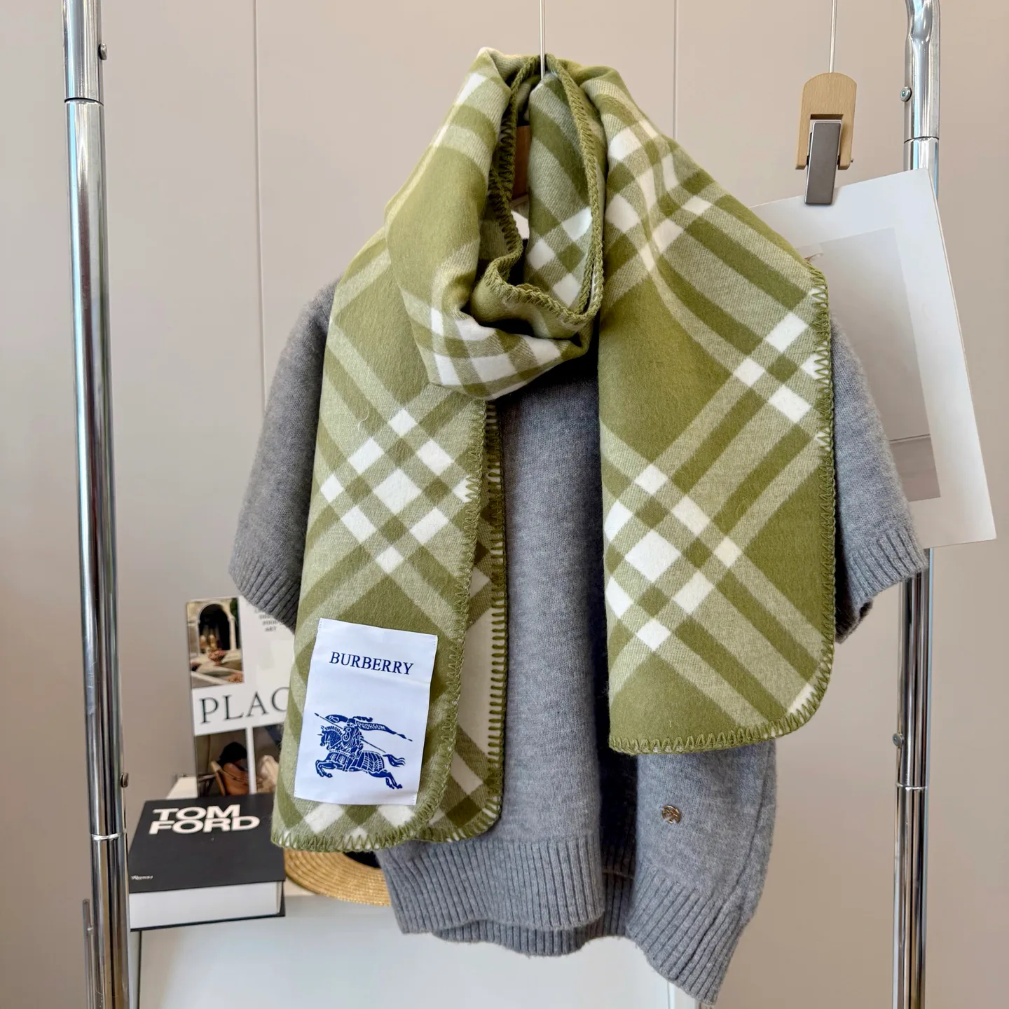 Шарфы Burberry 18002974