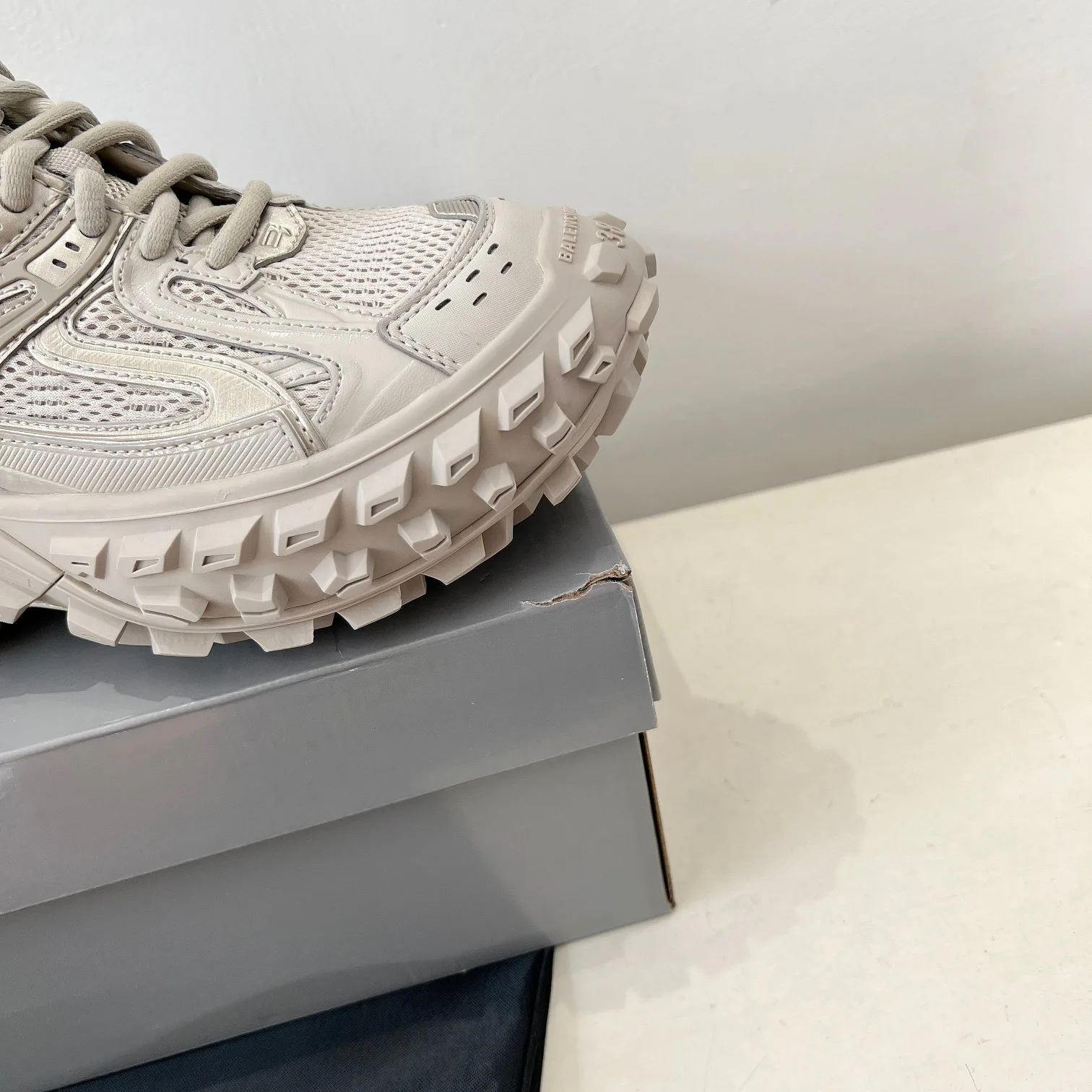 Кроссовки Женские Balenciaga 6428062