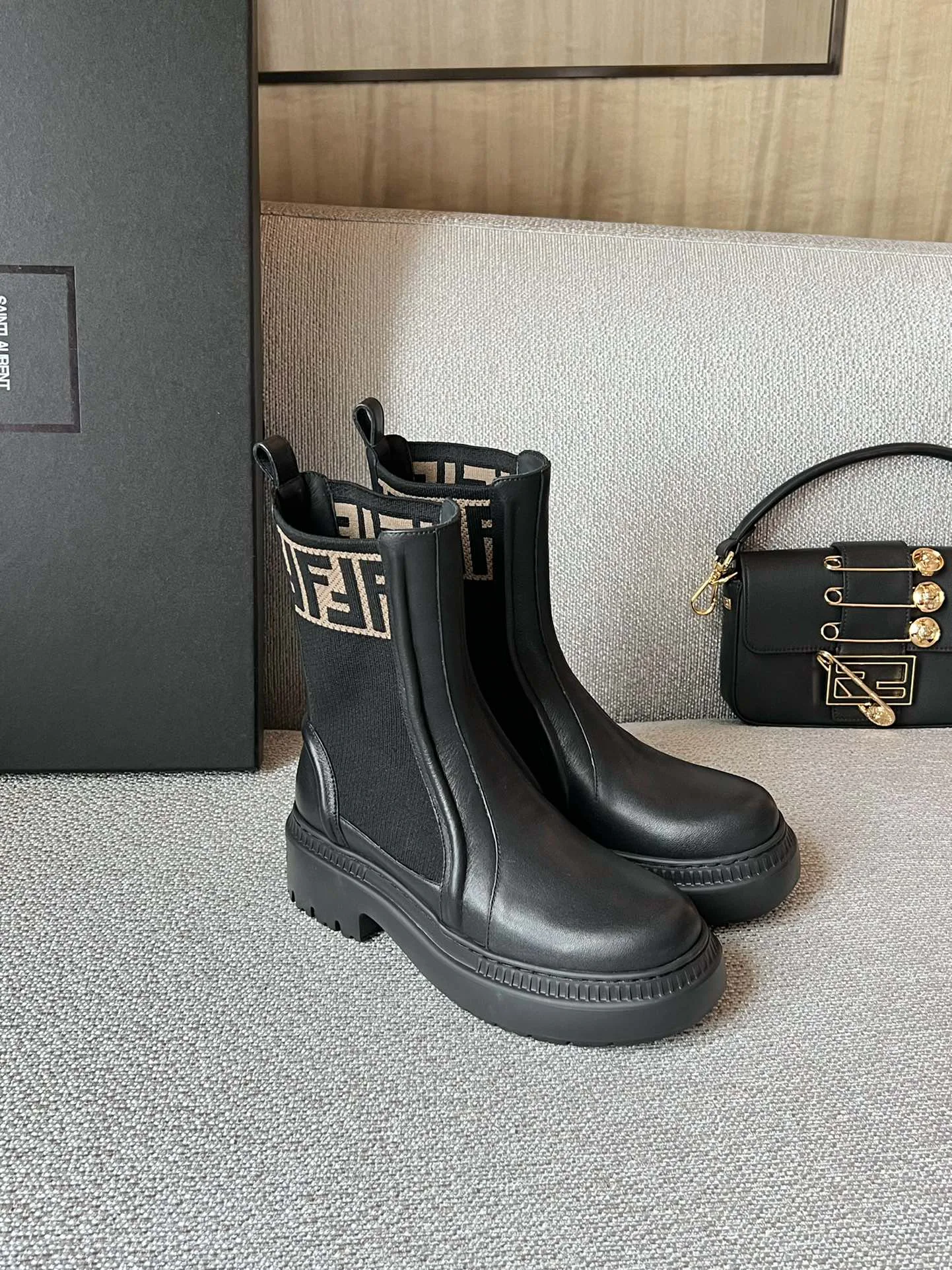 Ботинки Женские Fendi 18860042