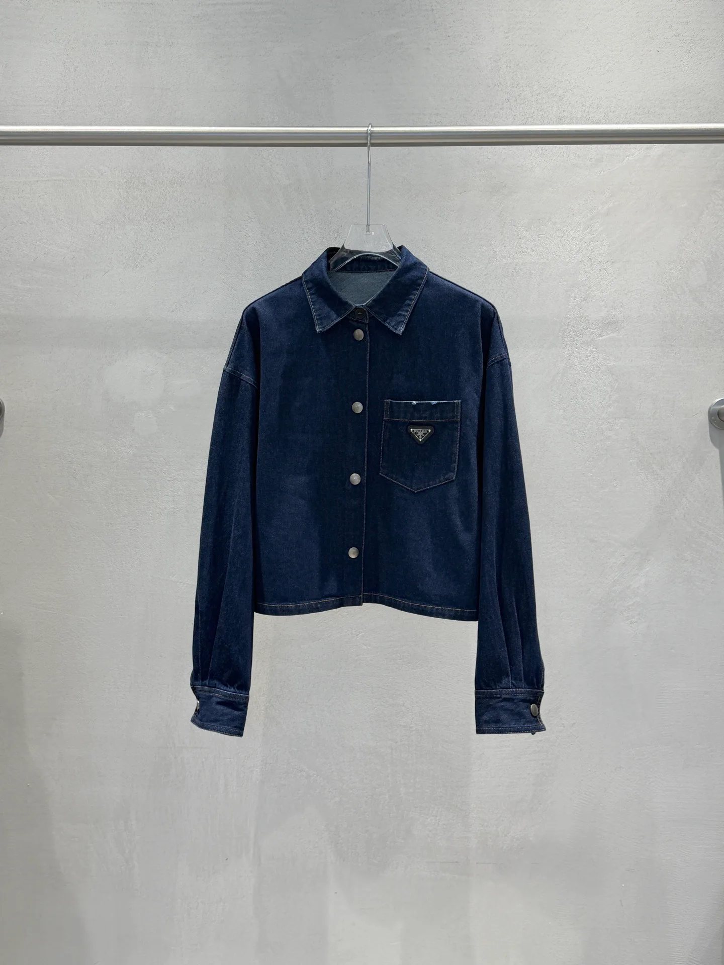 Куртки И Пуховики Женские Prada 17938146