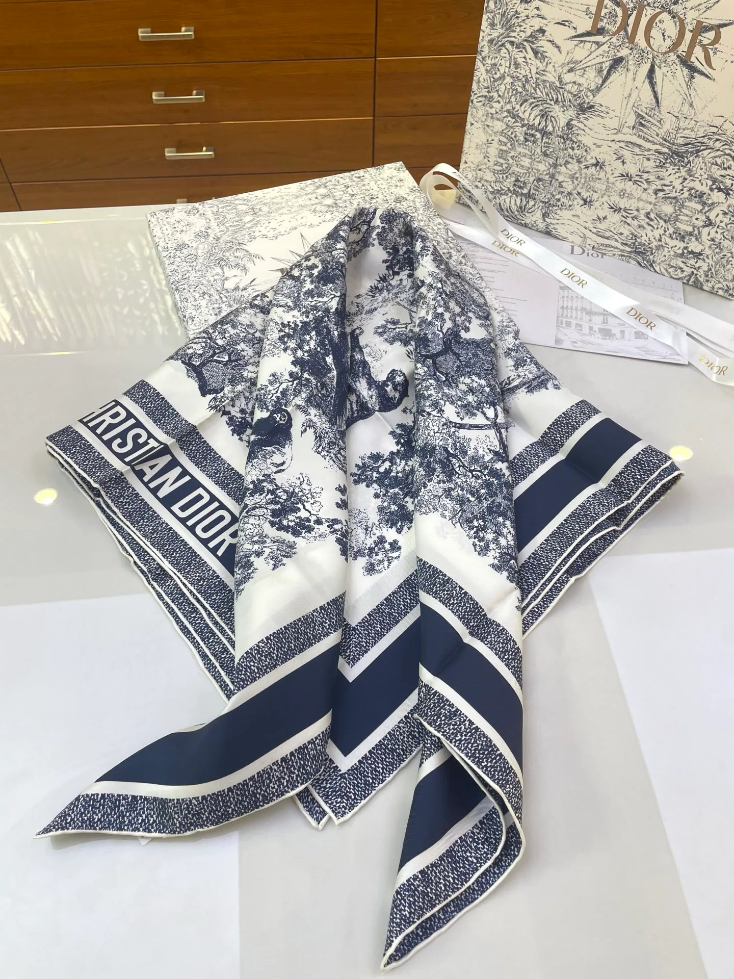 Платки Christian Dior 9886896