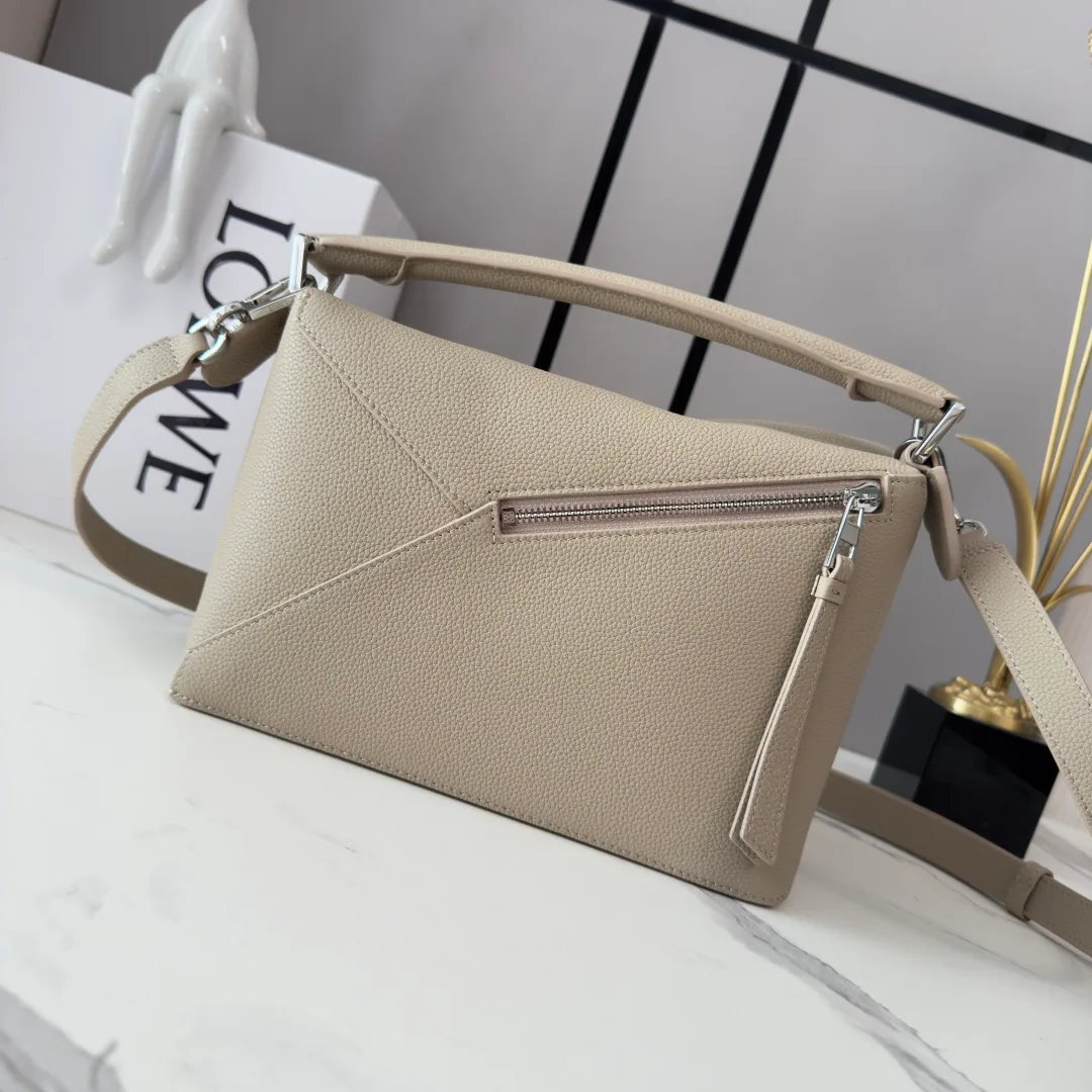 Классические Сумки Женские Loewe 13401795