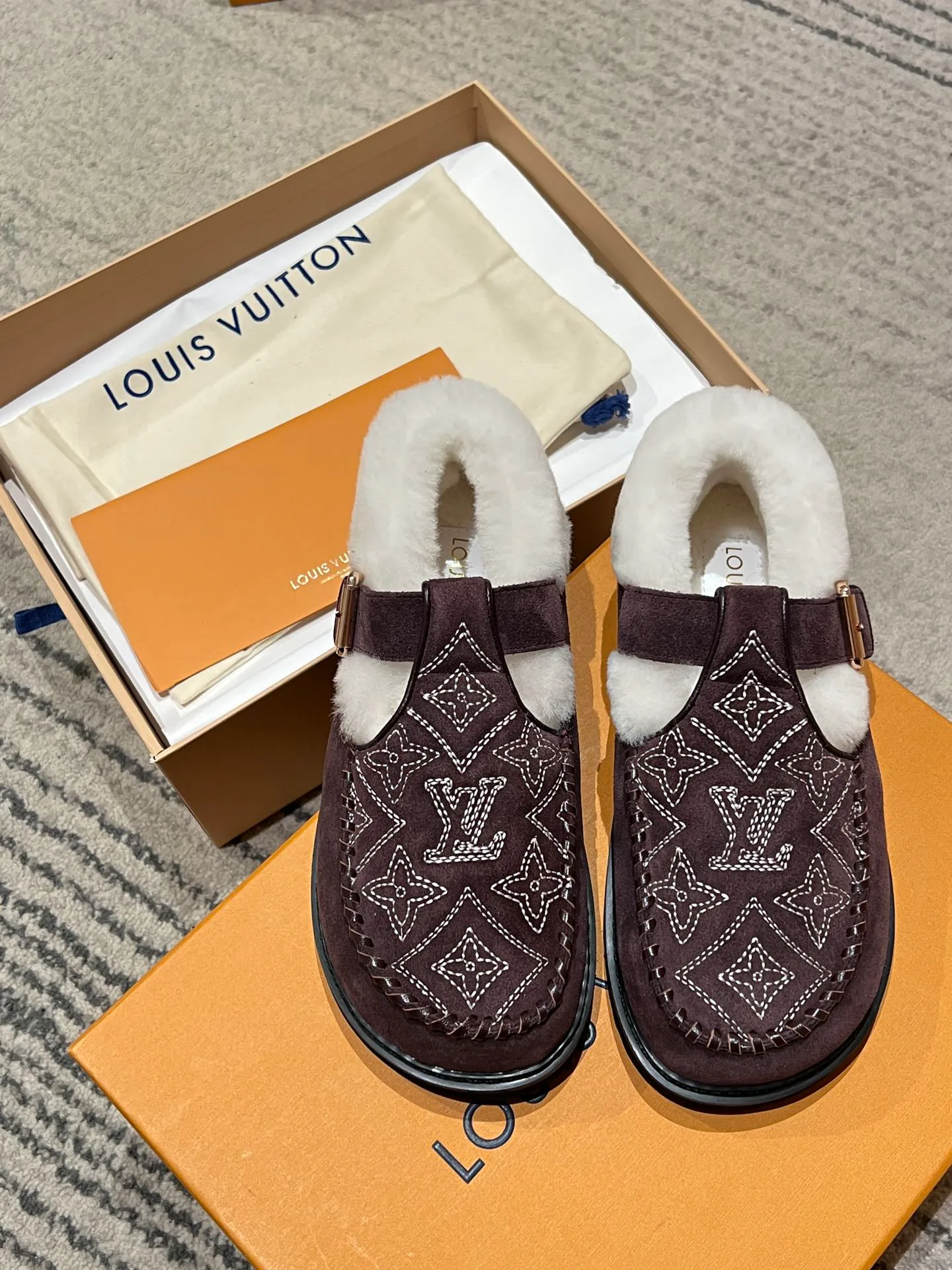 Сабо Женские Louis Vuitton 394018