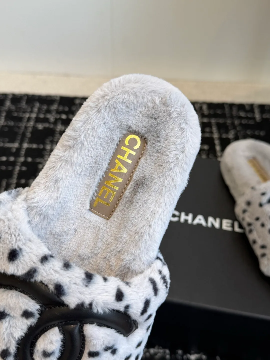 Тапочки Женские Chanel 18053856