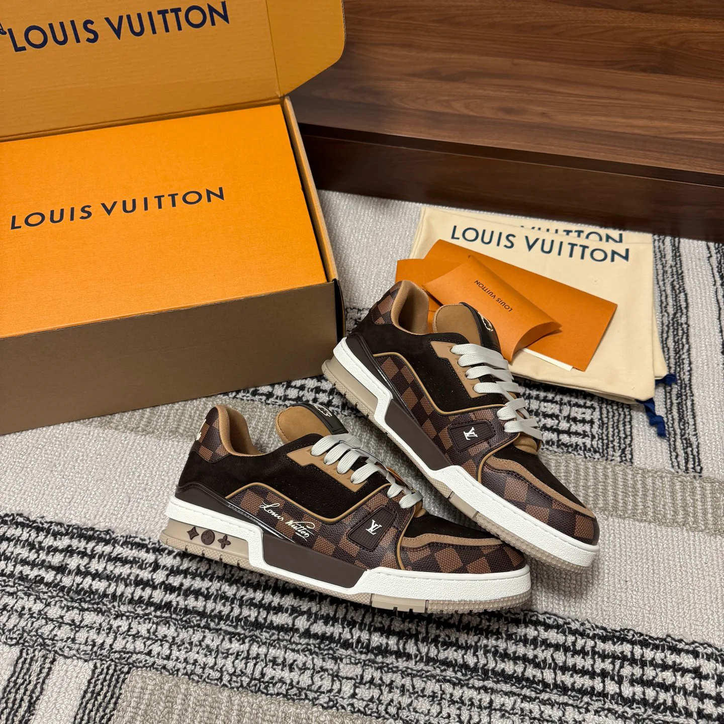 Кроссовки Женские Louis Vuitton 1546846
