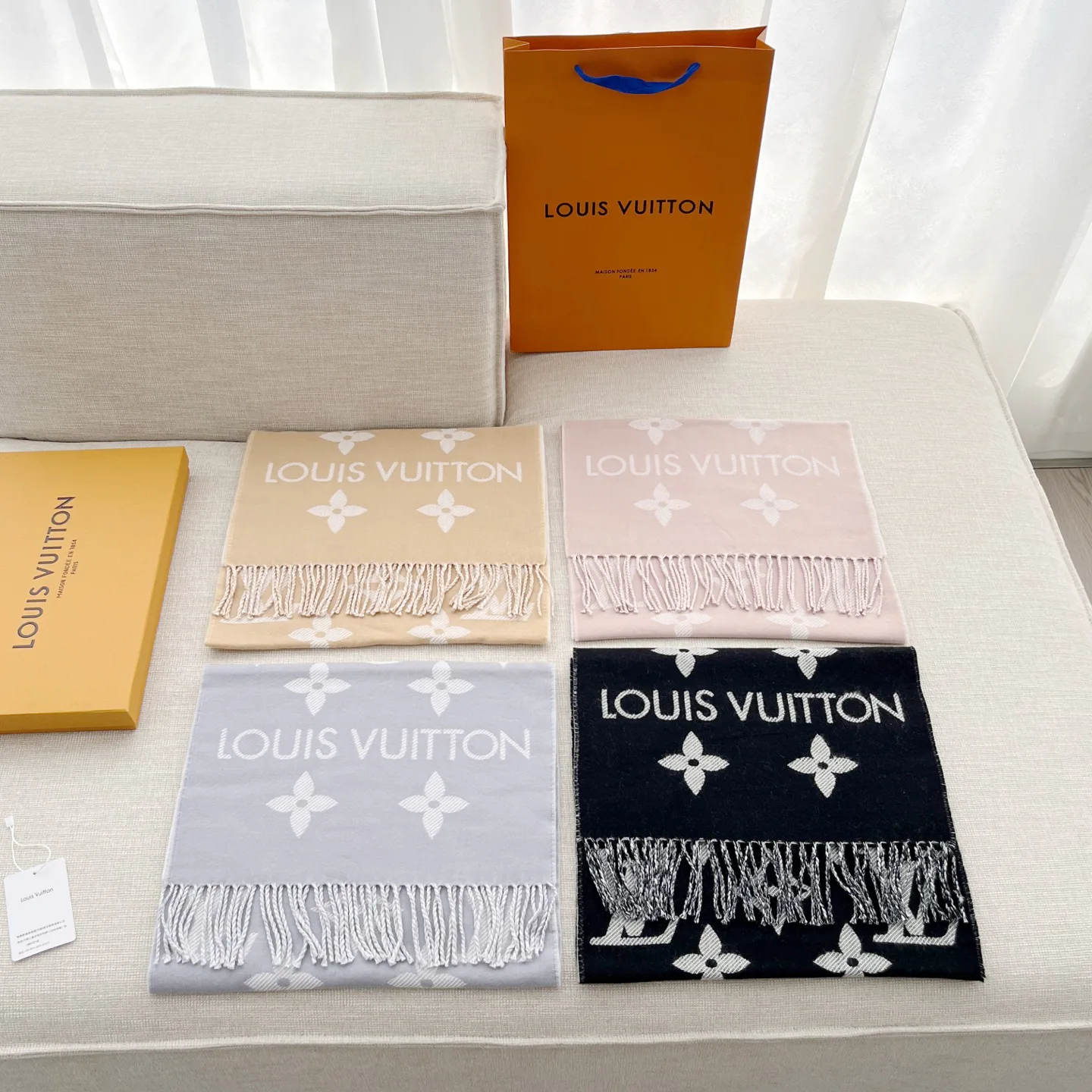 Шарфы Louis Vuitton 1326113