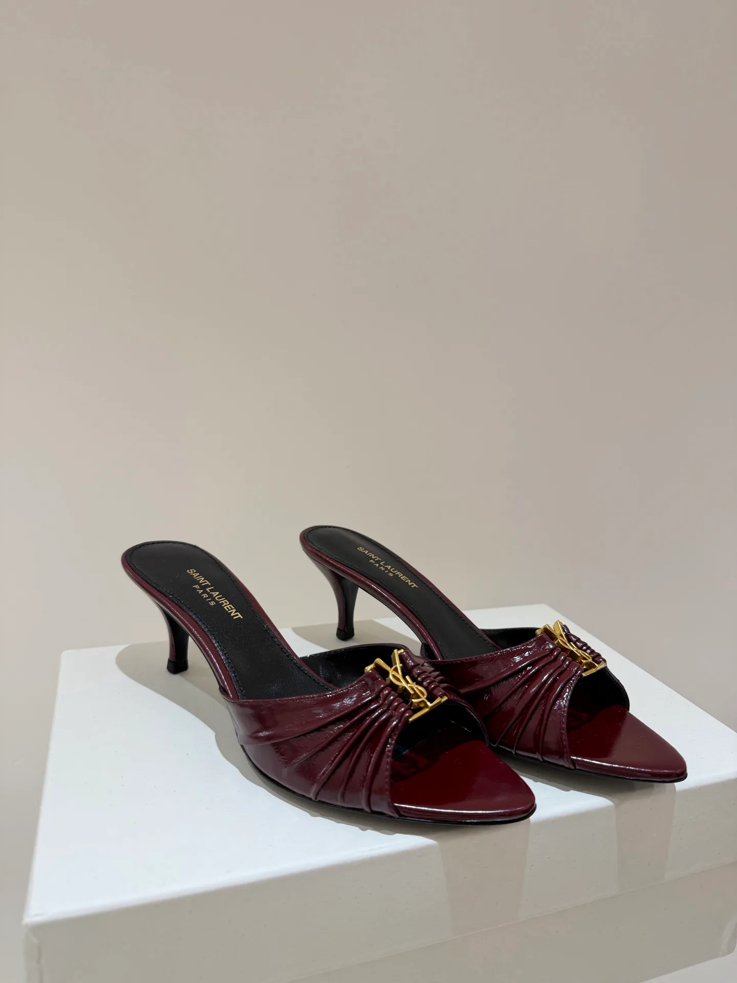 Босоножки Женские Saint Laurent 10009084