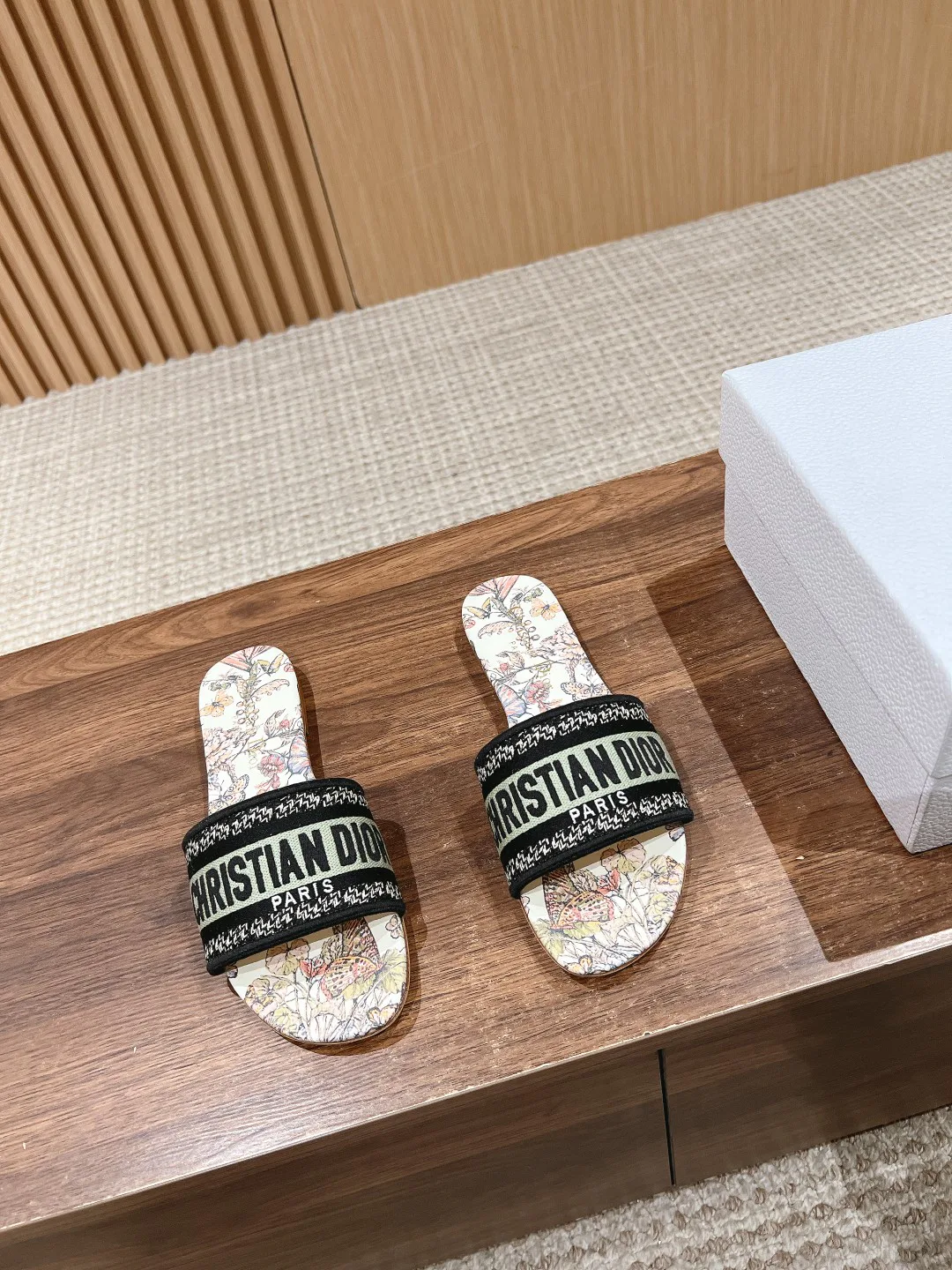 Шлепанцы Женские Christian Dior 11600037