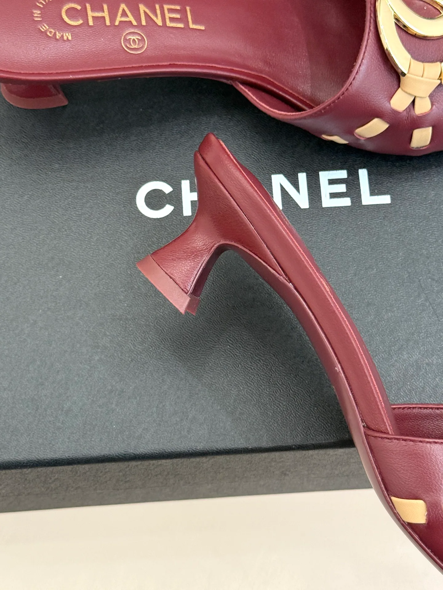 Босоножки Женские Chanel 17025705