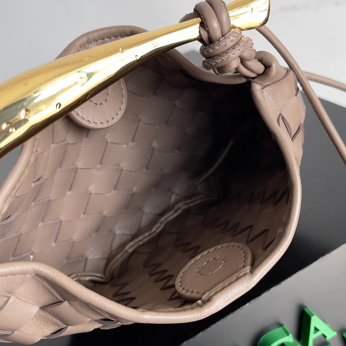 Классические Сумки Женские Bottega Veneta 12788323