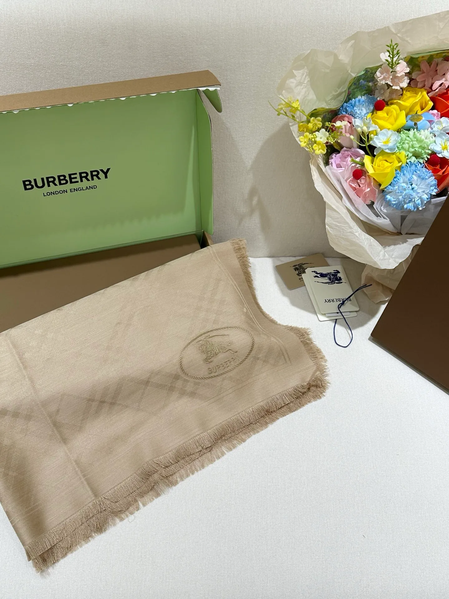 Шарфы Burberry 17916810