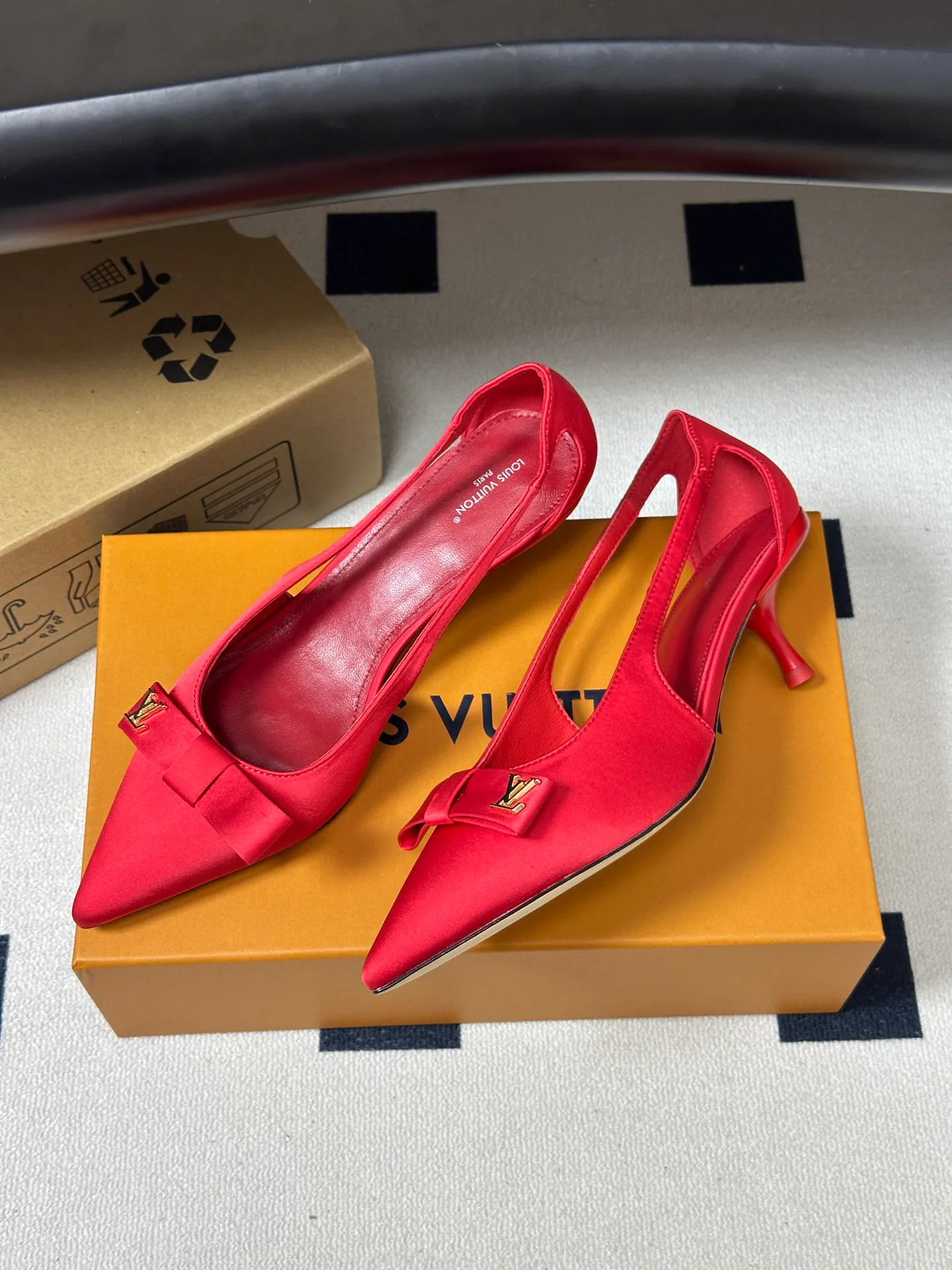 Туфли Женские Louis Vuitton 17768183