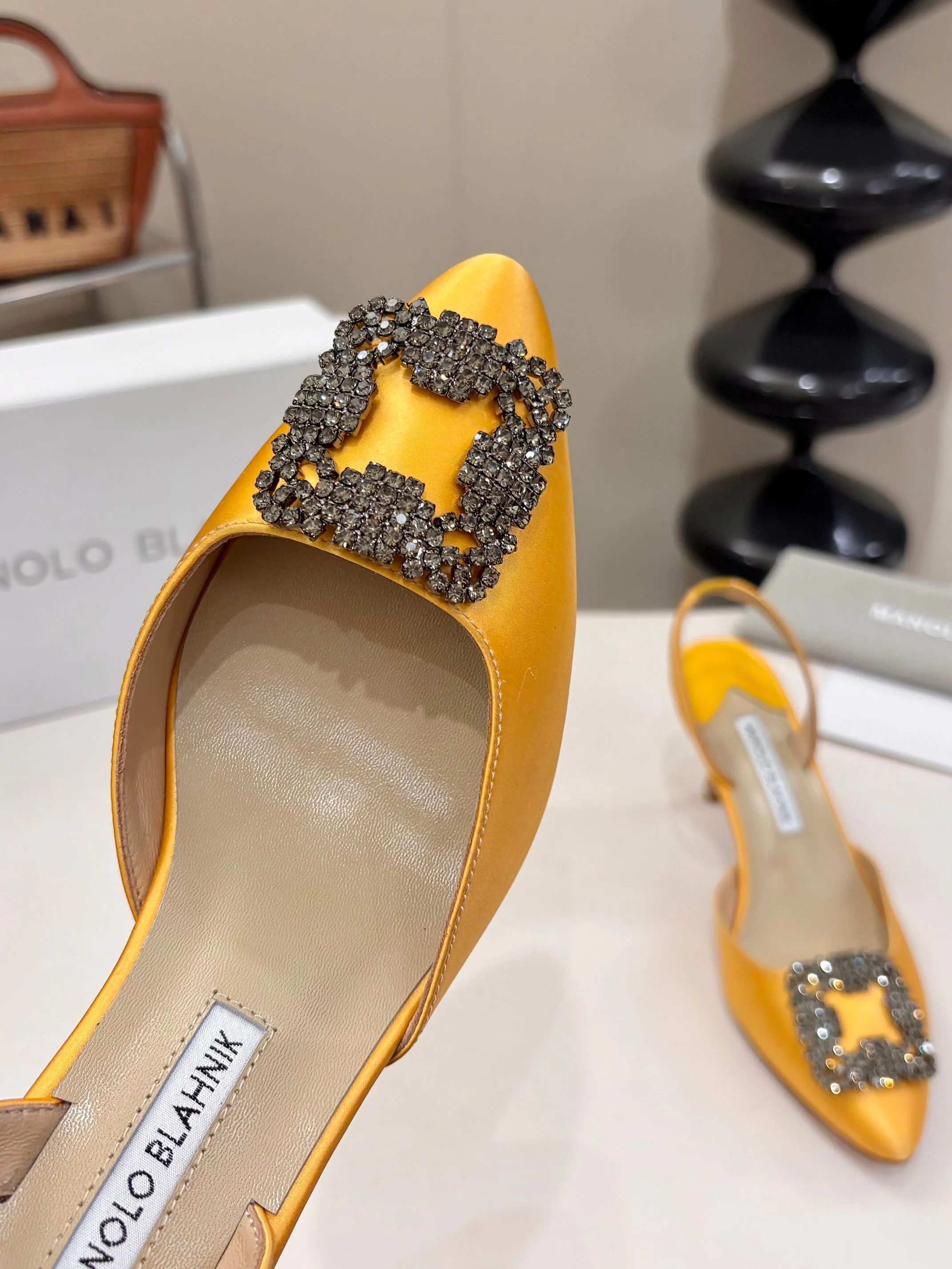 Туфли Женские Manolo Blahnik 17163300