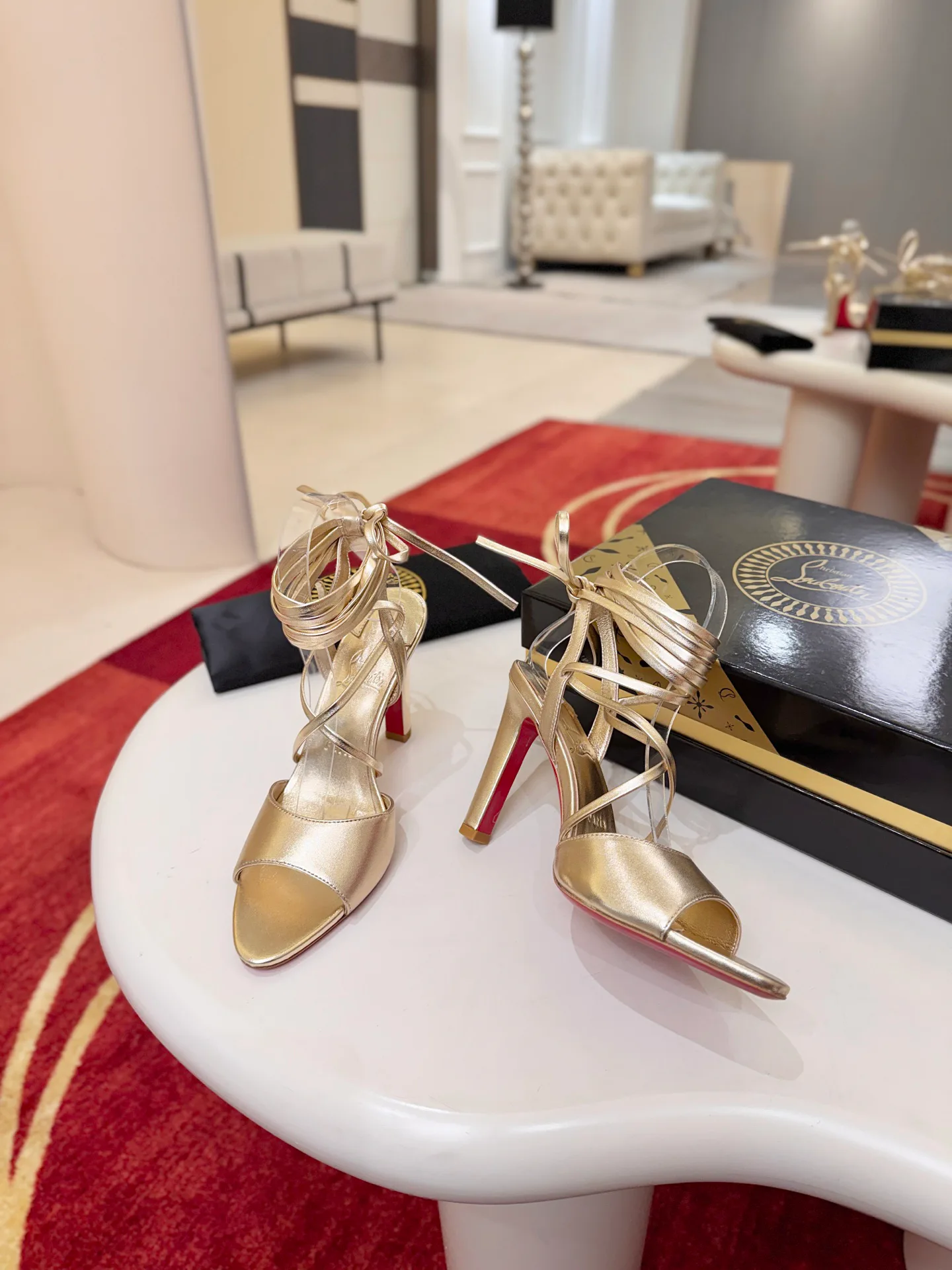 Босоножки Женские Christian Louboutin 19570906