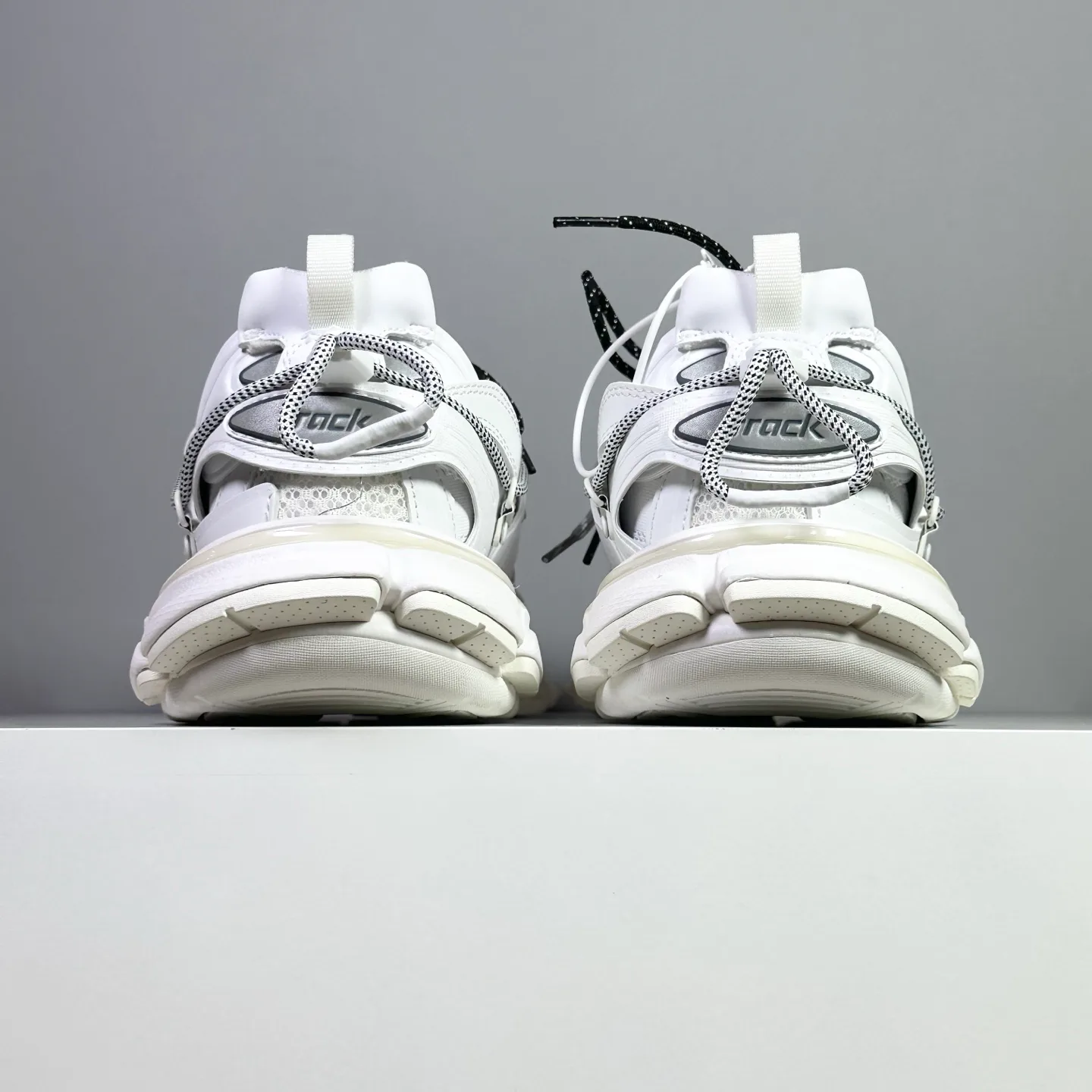 Кроссовки Женские Balenciaga 11576027