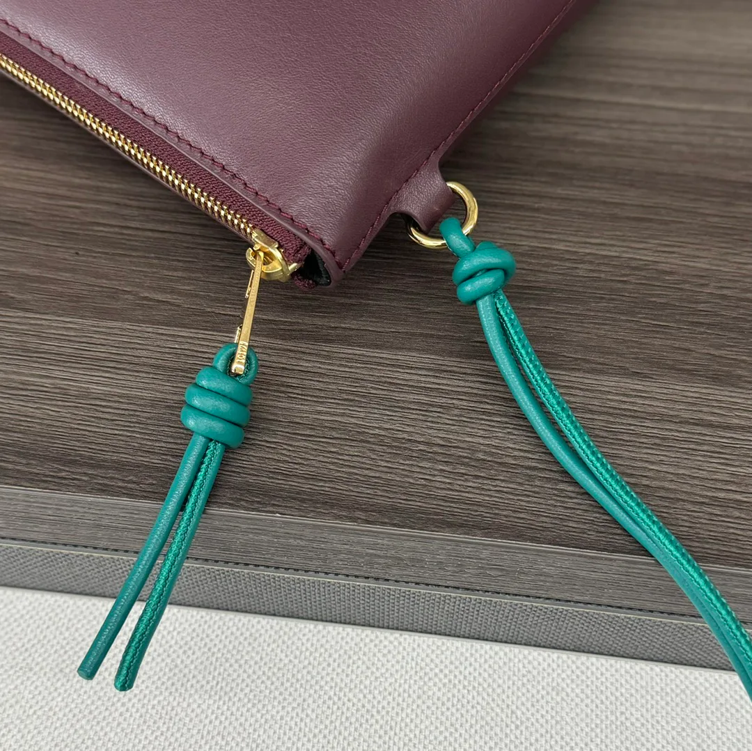 Клатчи Женские Loewe 18116461