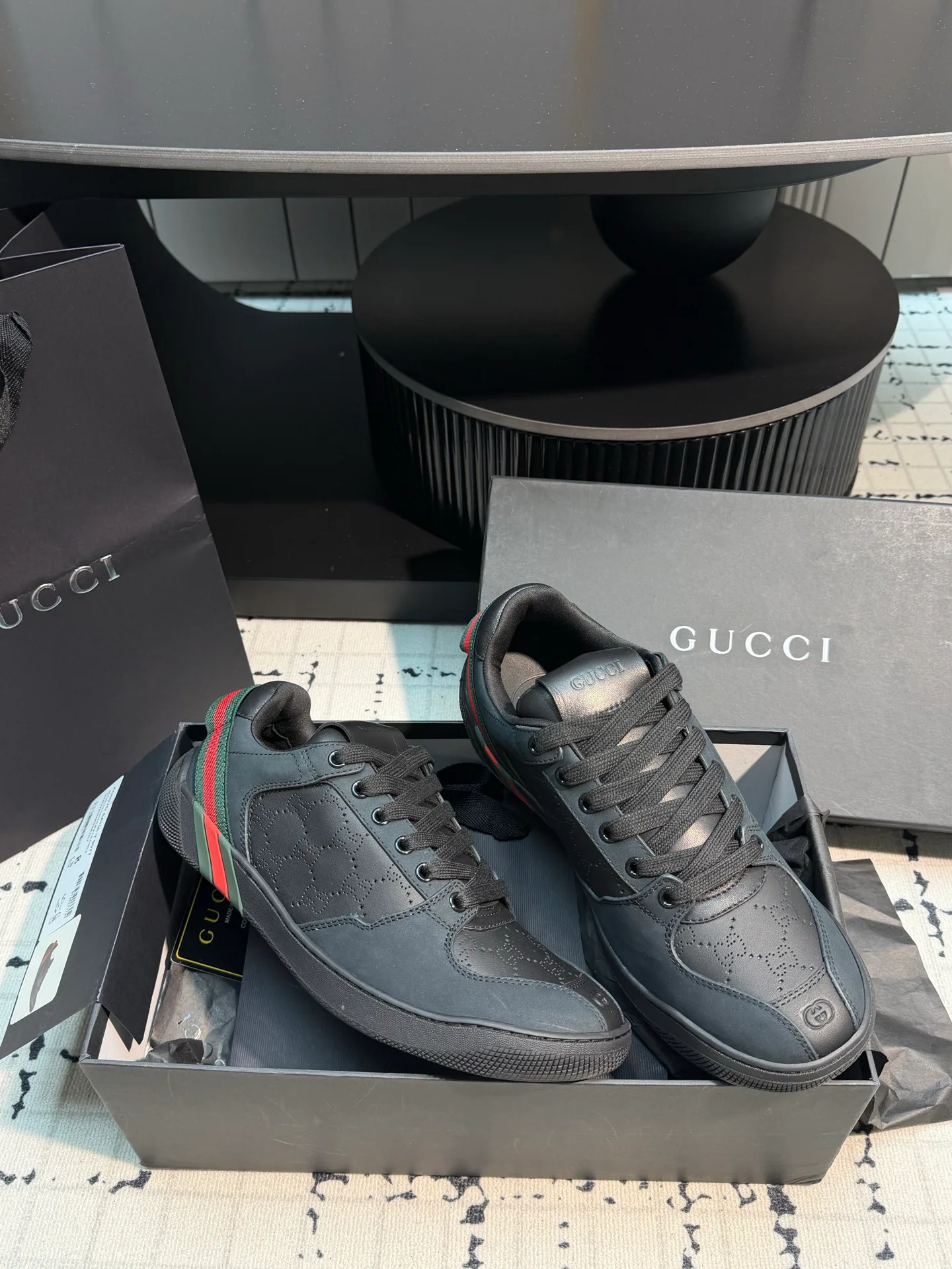 Кроссовки Женские Gucci 19411170