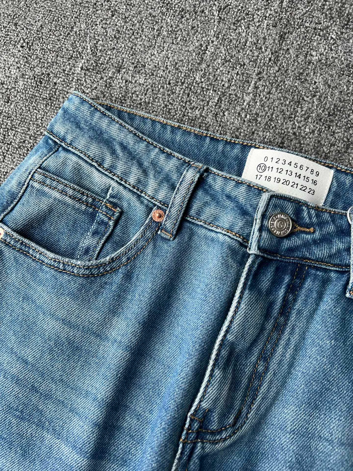 Джинсы Женские Maison Margiela 11605042