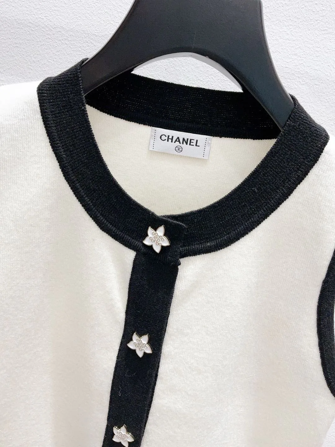 Жилеты Женские Chanel 17737230