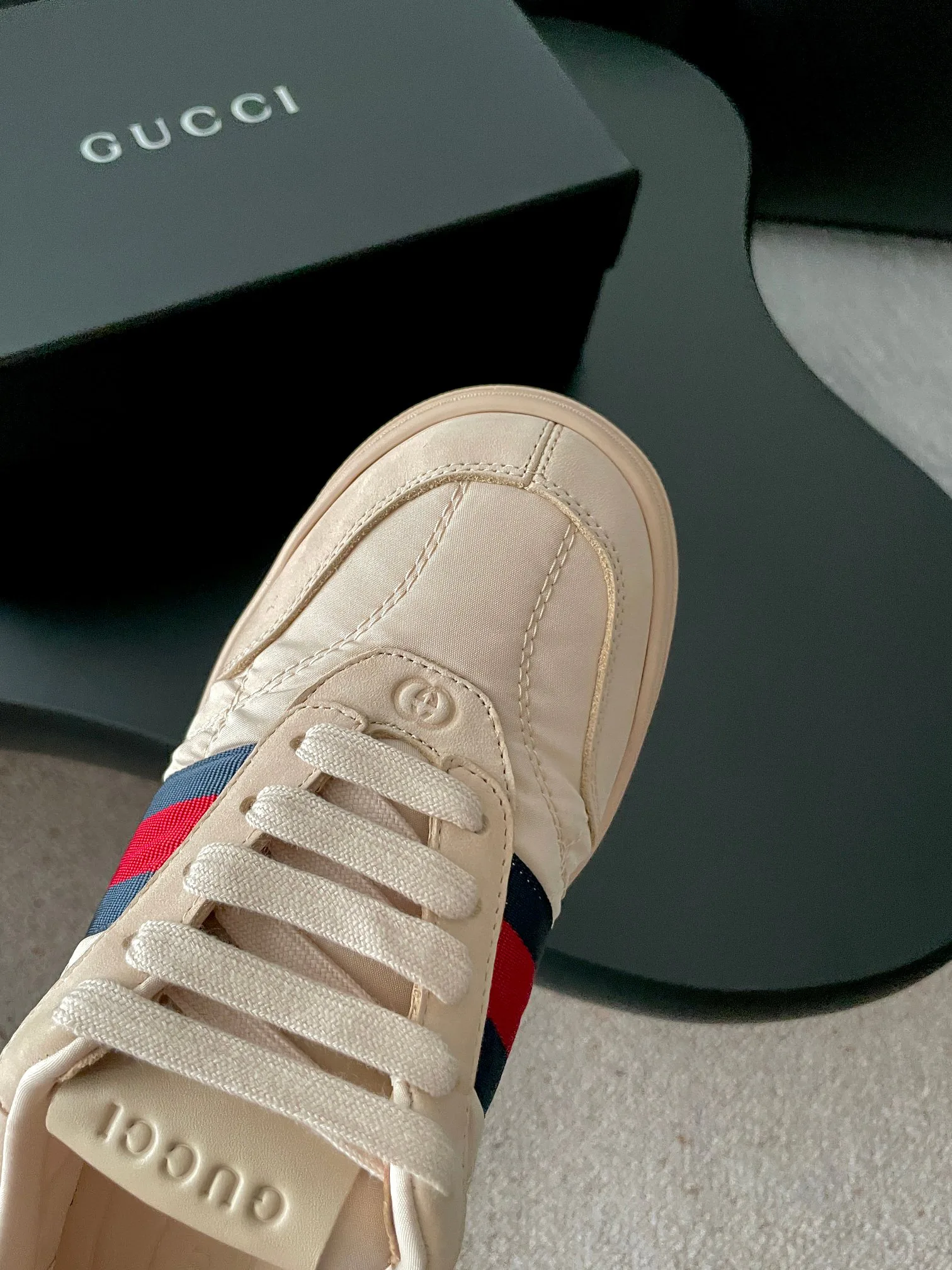 Кроссовки Женские Gucci 18766073
