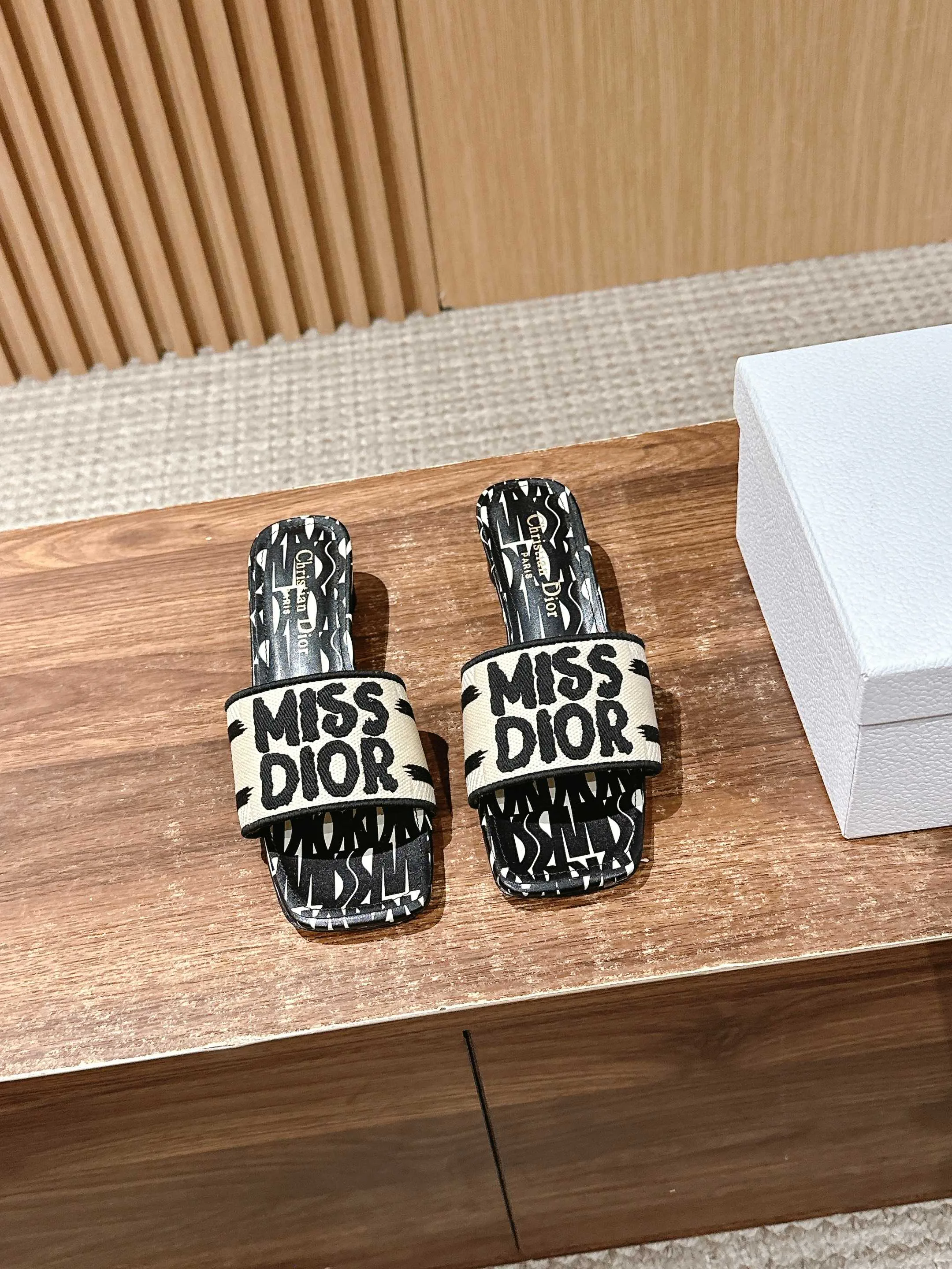 Босоножки Женские Christian Dior 11600019