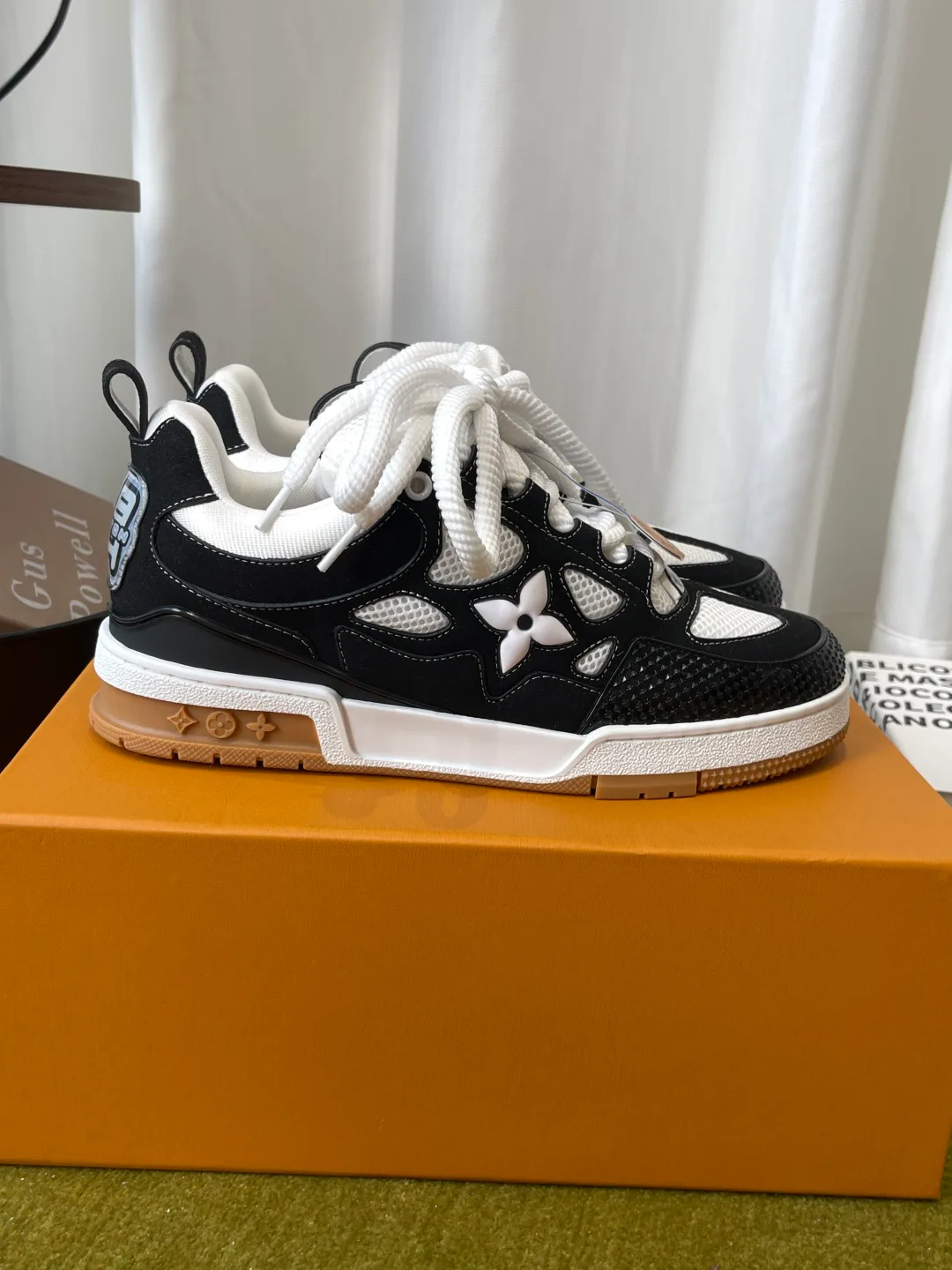 Кроссовки Женские Louis Vuitton 18062838
