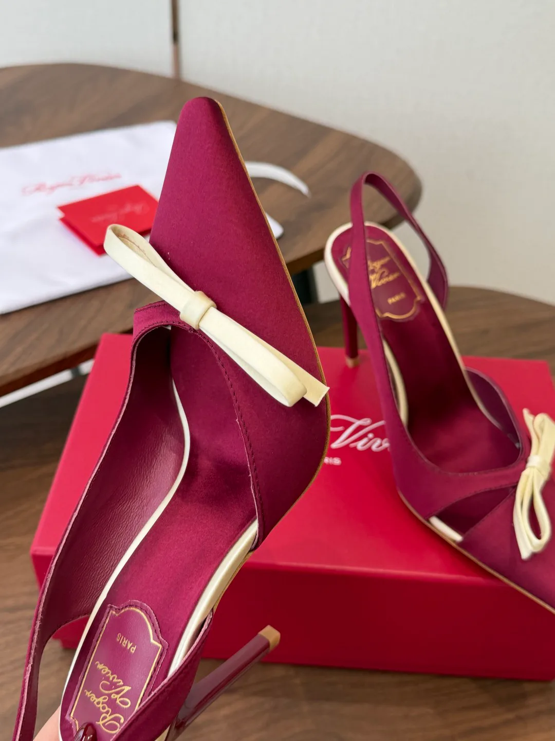 Босоножки Женские Roger Vivier 17461343